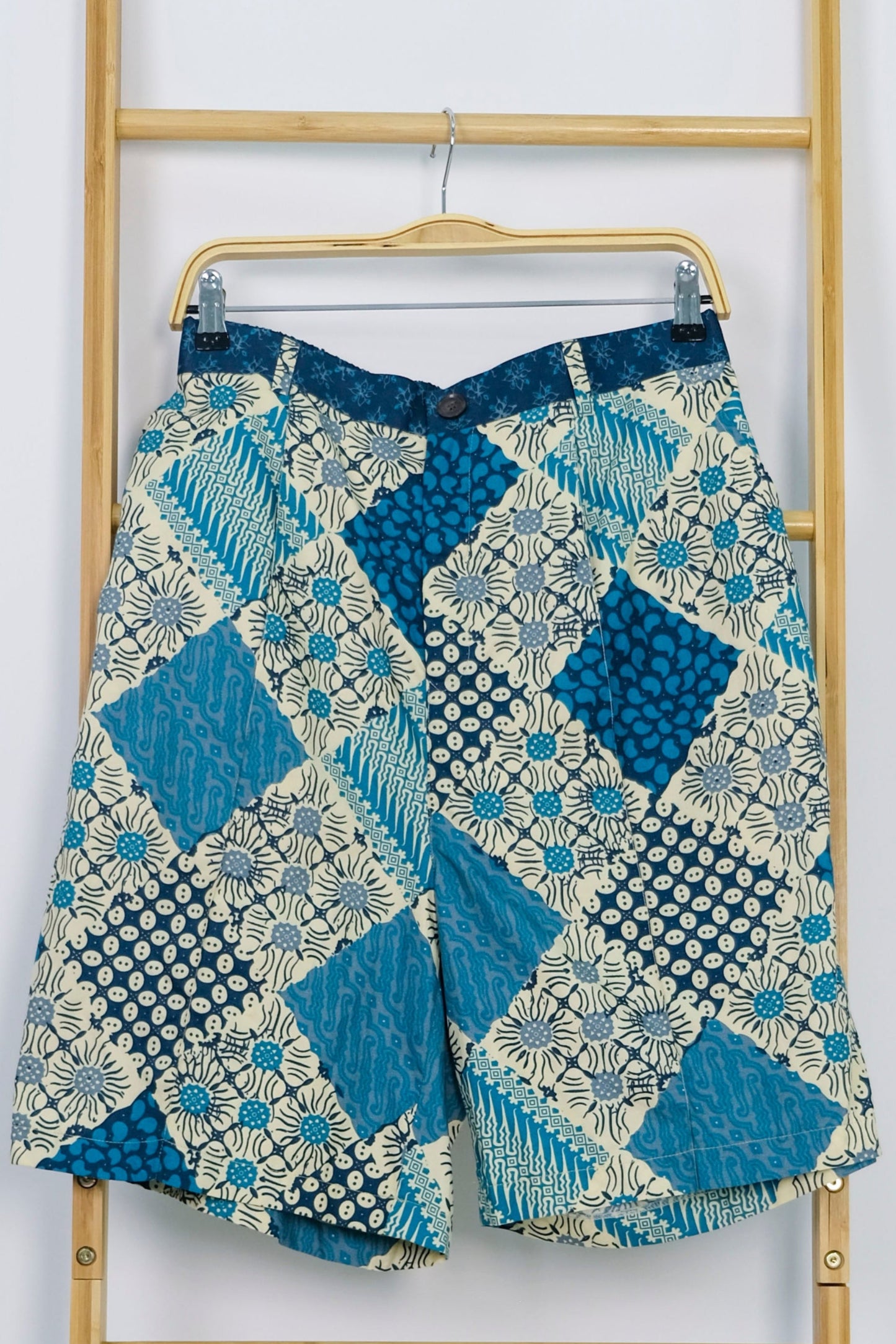 Malaysia-Batik-Attire-Shortpants-Men