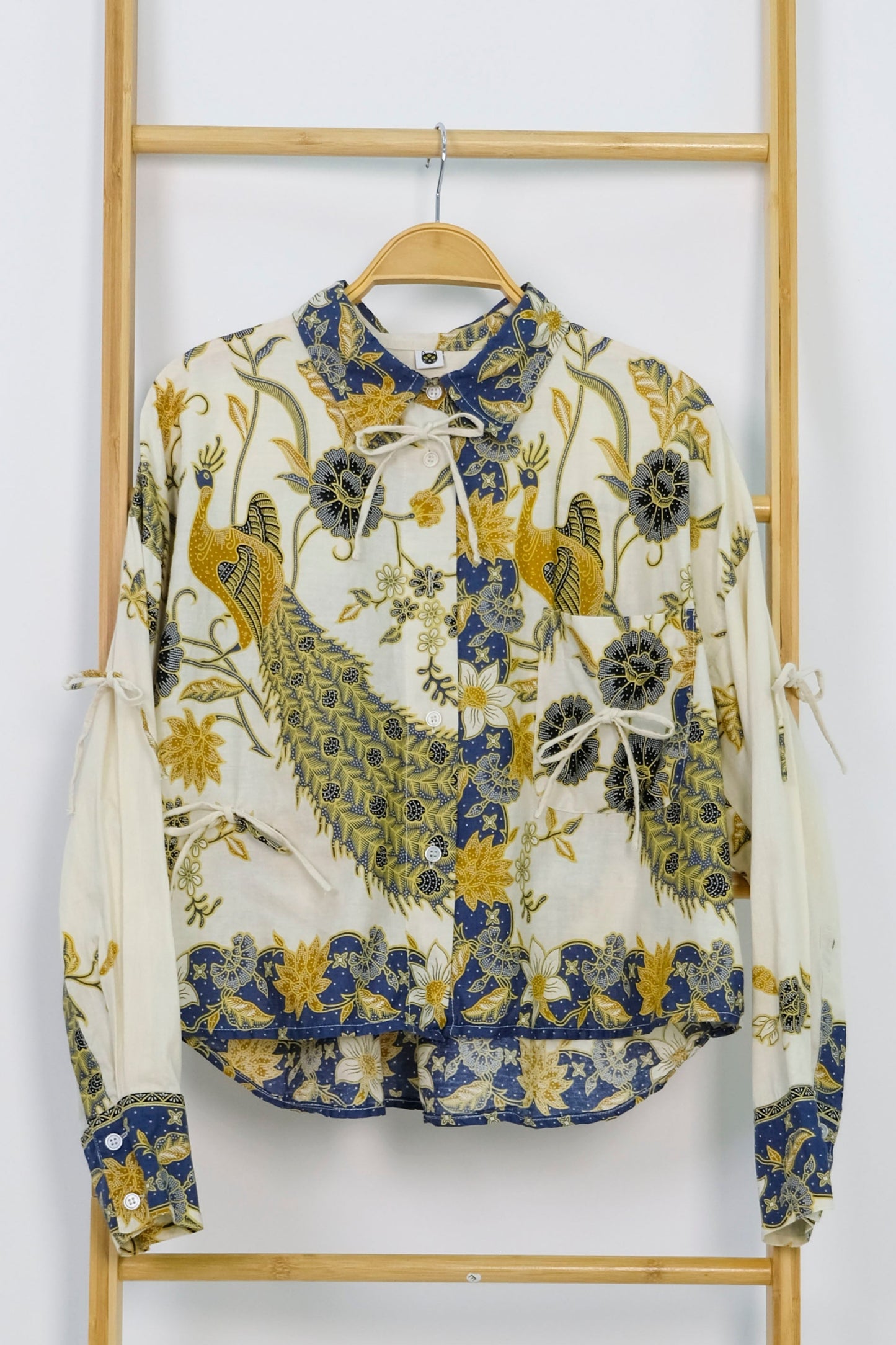 Malaysia-Batik-Attire-Top-Women