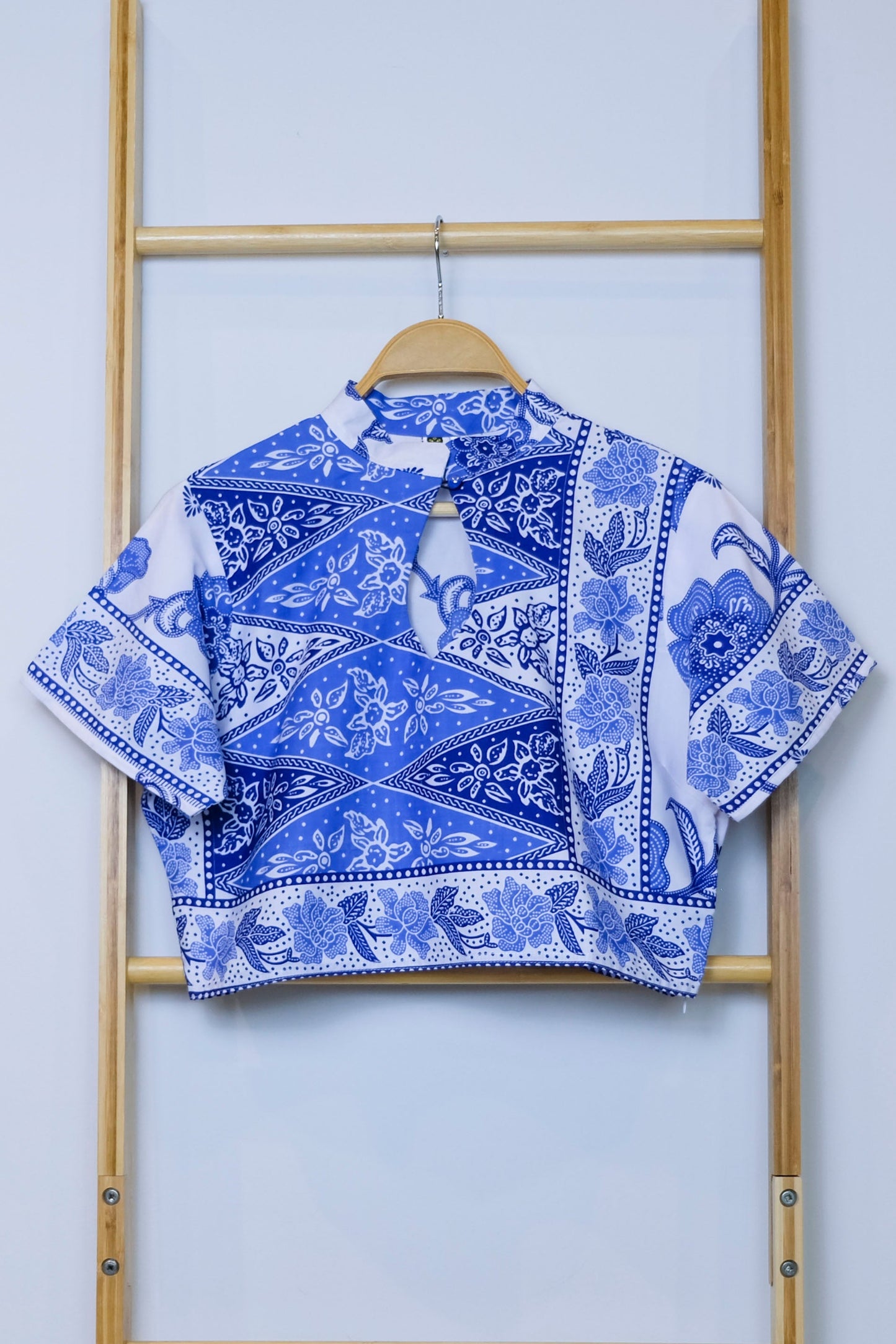 Malaysia-Batik-Attire-Top-Women