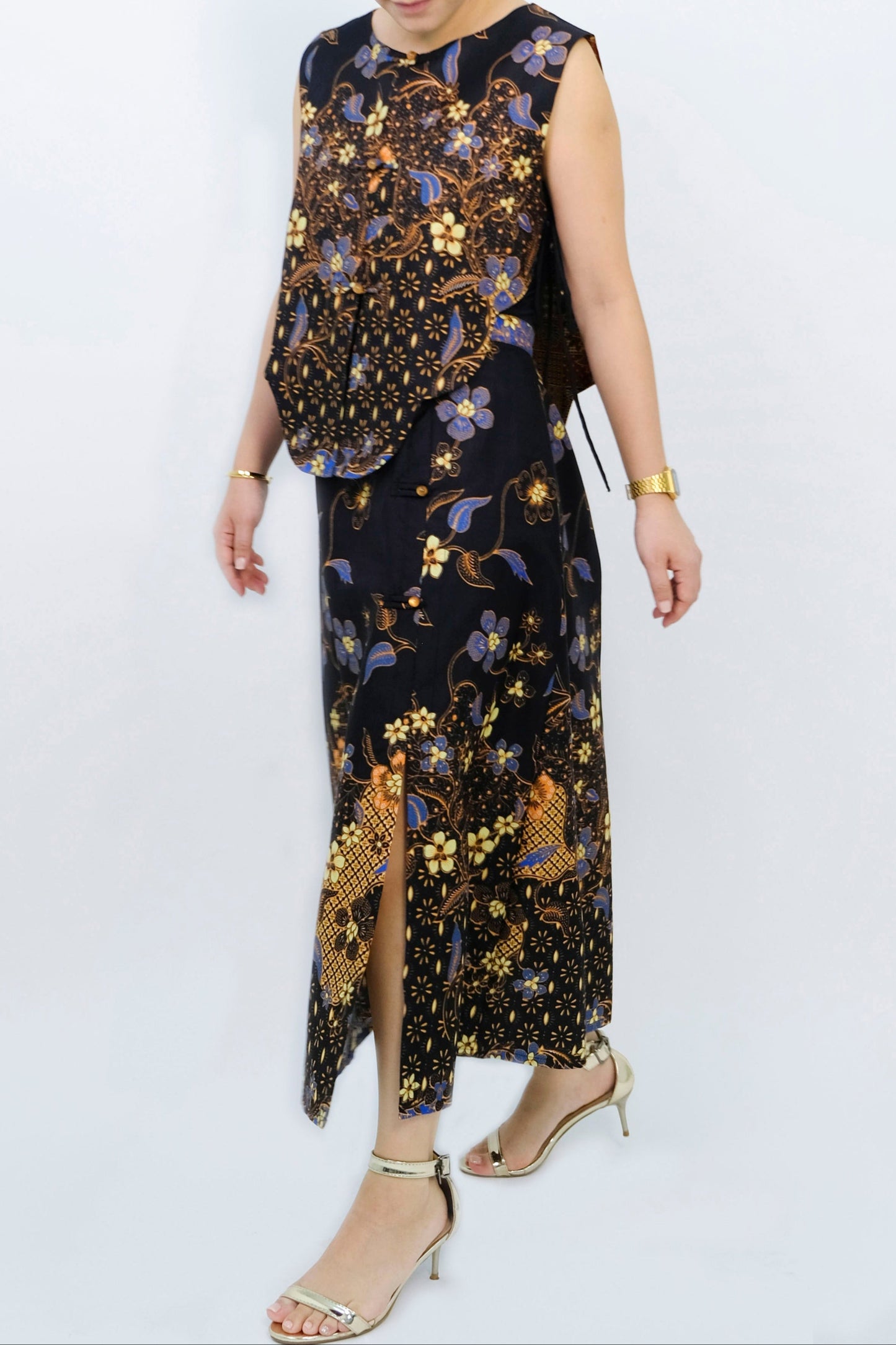Malaysia-Batik-Attire-Top-Women