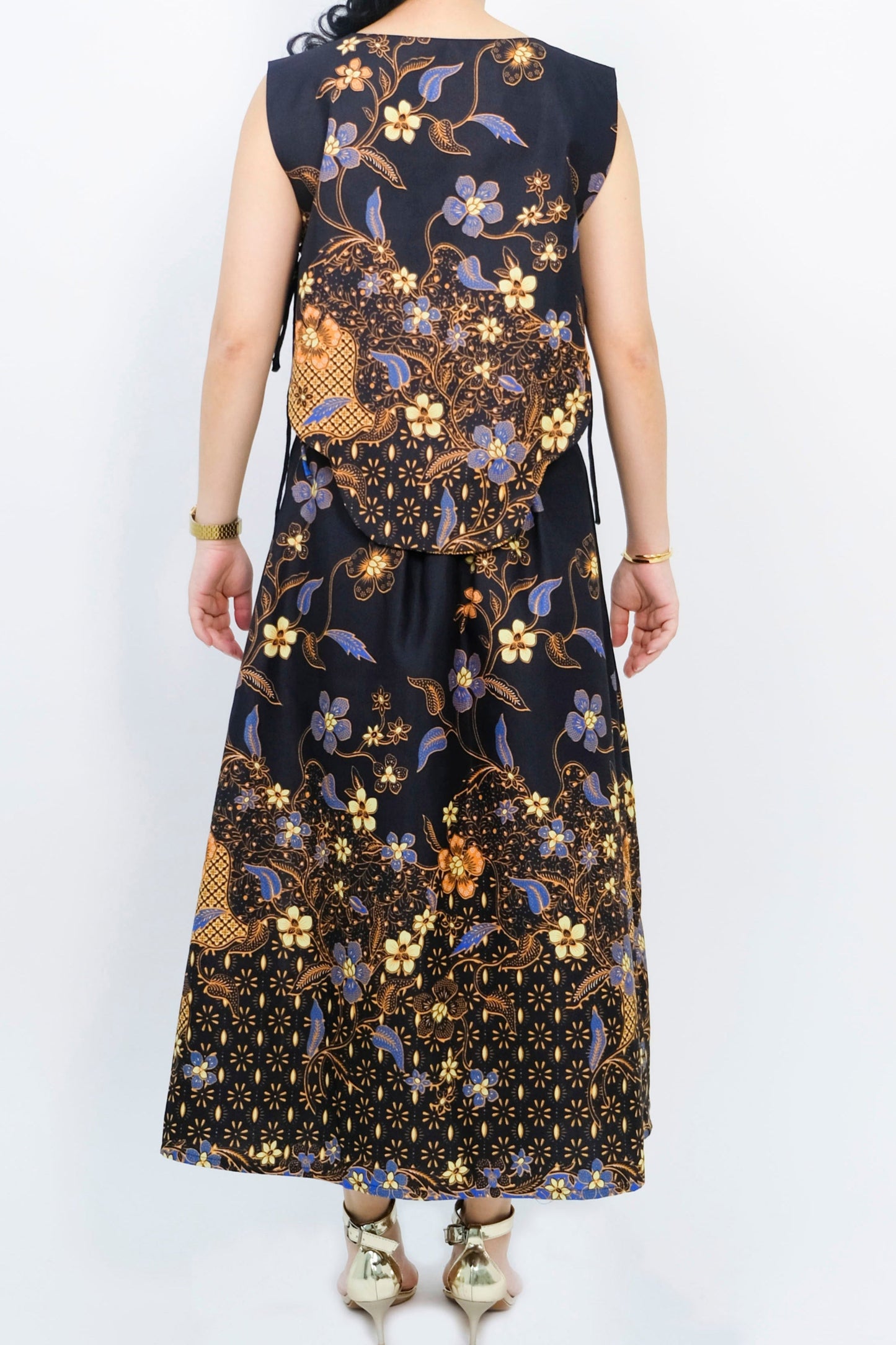 Malaysia-Batik-Attire-Top-Women
