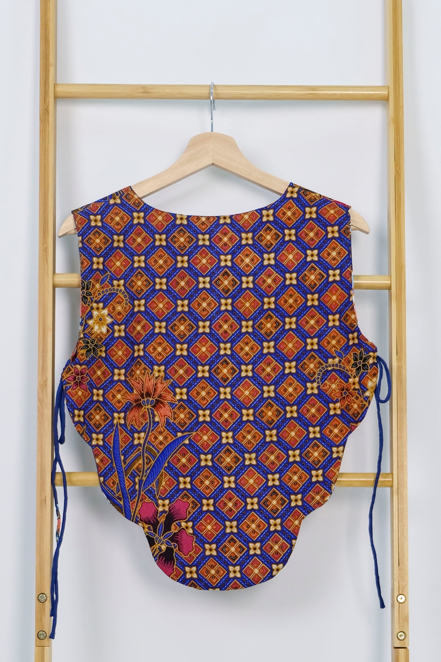 Malaysia-Batik-Attire-Top-Women