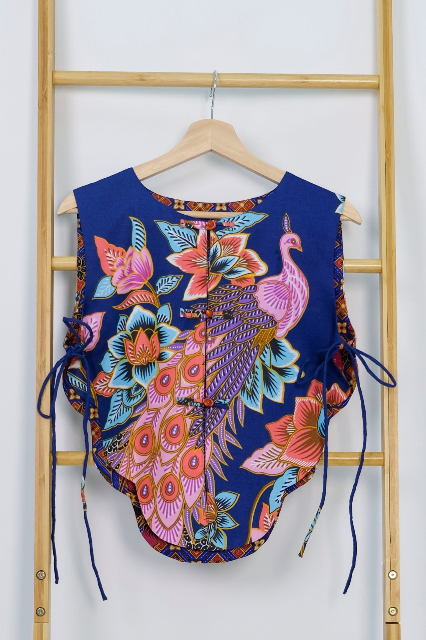 Malaysia-Batik-Attire-Top-Women
