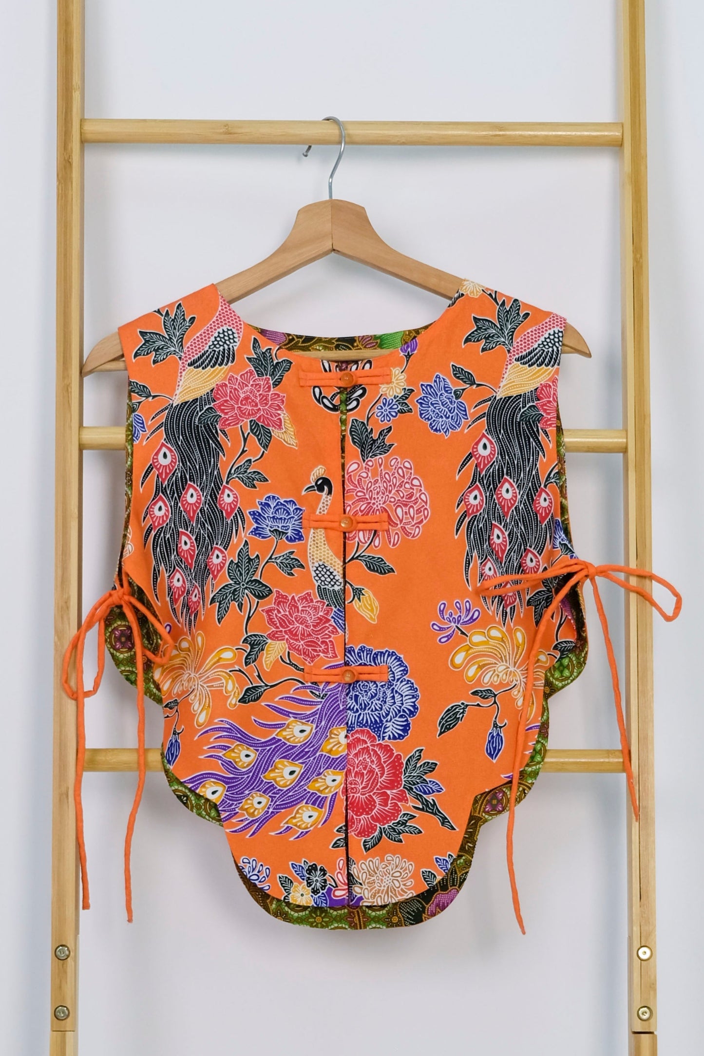 Malaysia-Batik-Attire-Top-Women