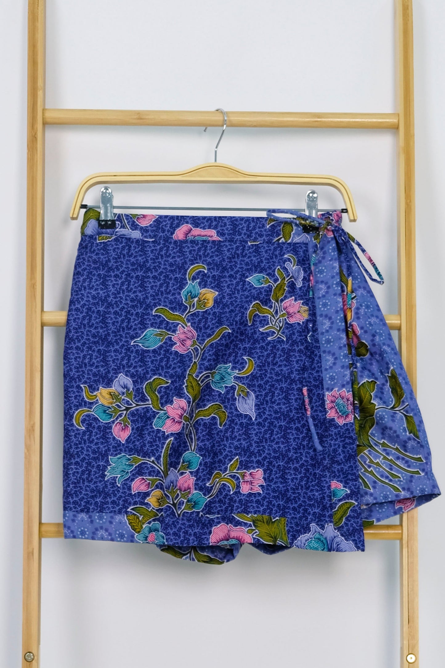 Malaysia-Batik-Attire-Skirt-Women
