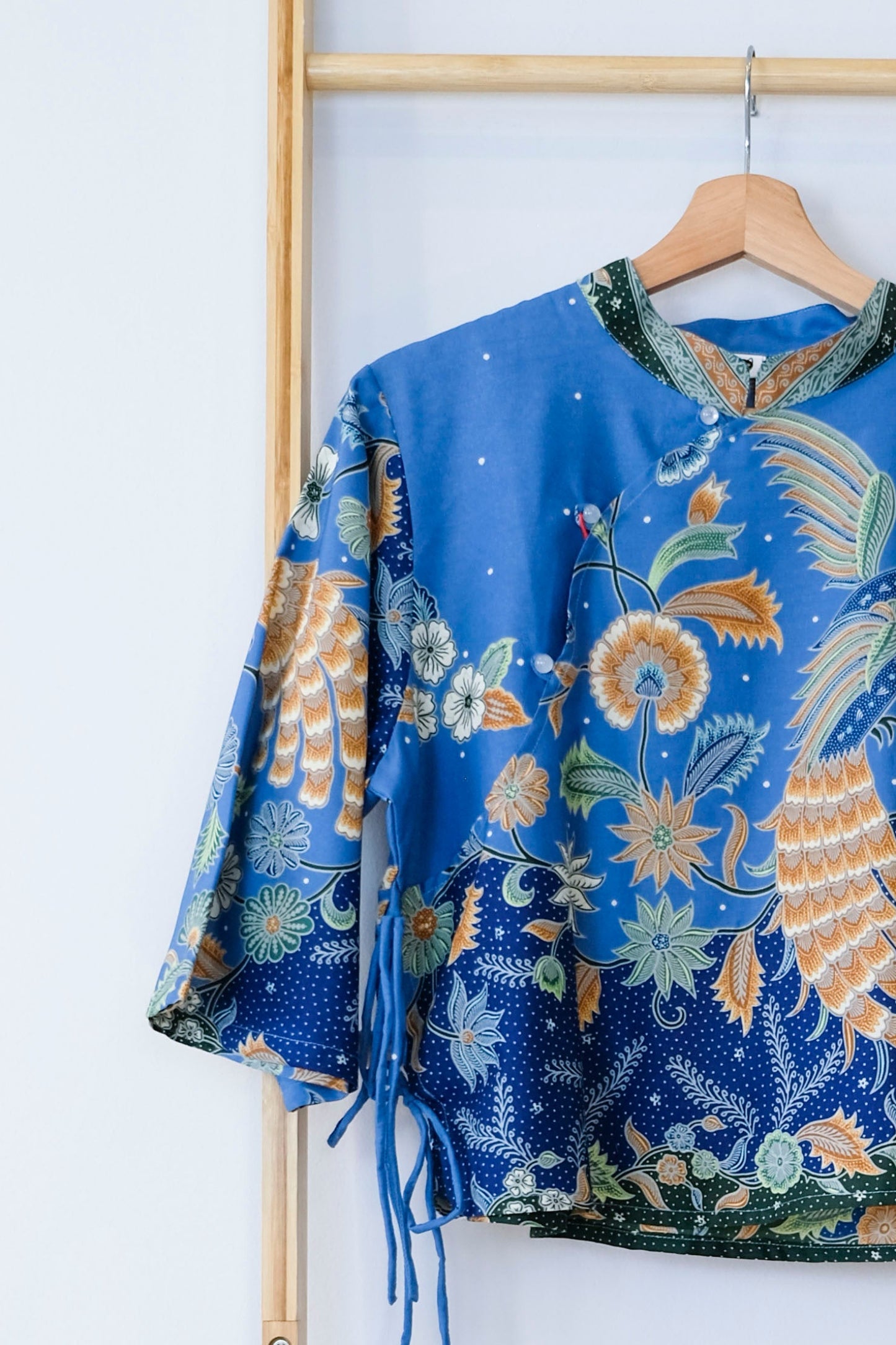 Malaysia-Batik-Attire-Top-Women