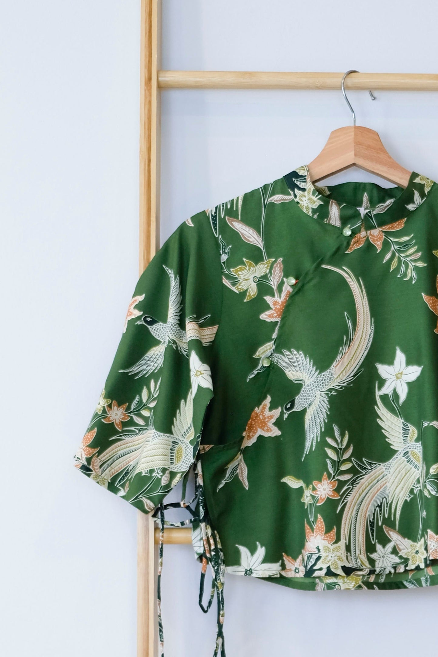 Malaysia-Batik-Attire-Top-Women