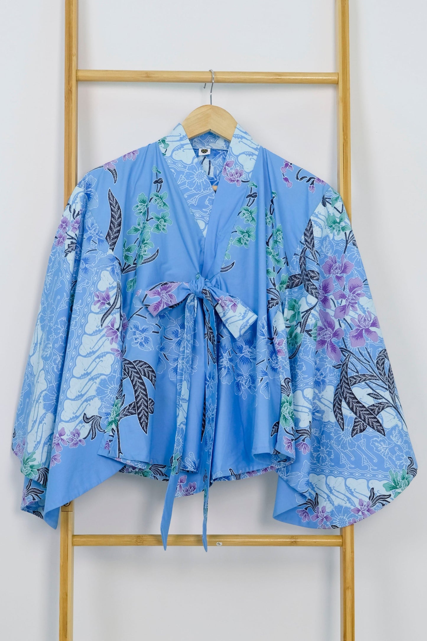 Malaysia-Batik-Attire-Top-Women