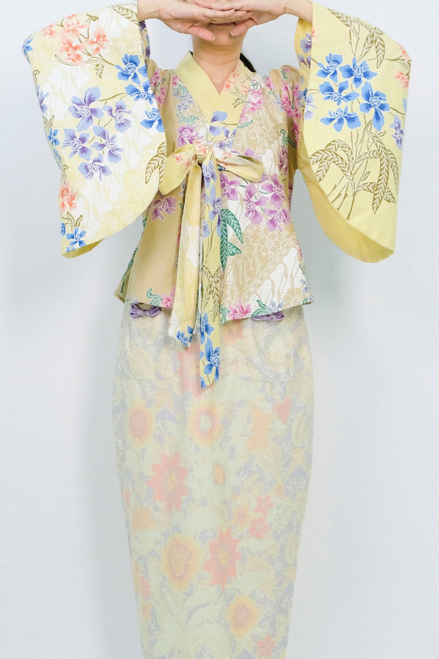 Malaysia-Batik-Attire-Top-Women