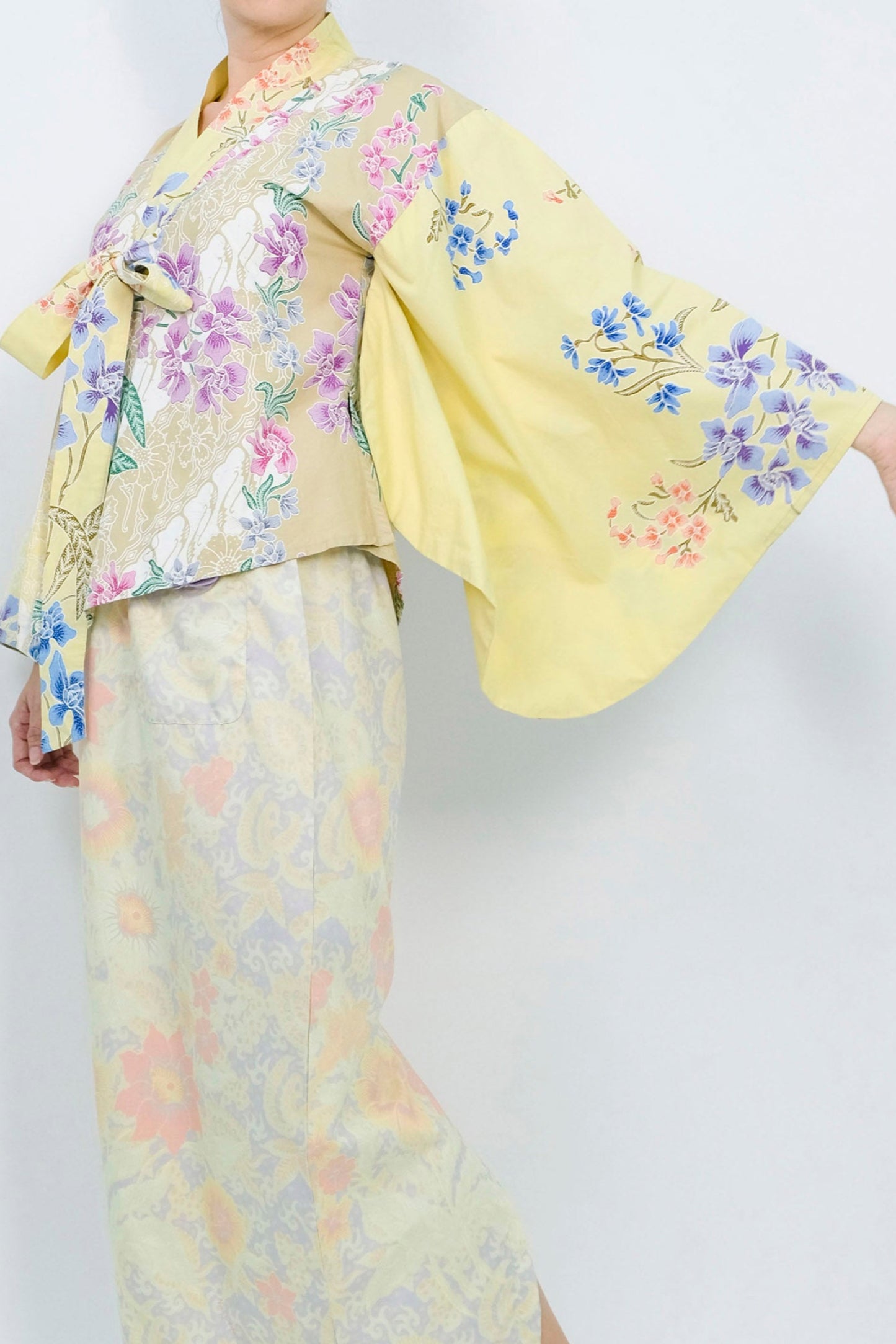 Malaysia-Batik-Attire-Top-Women