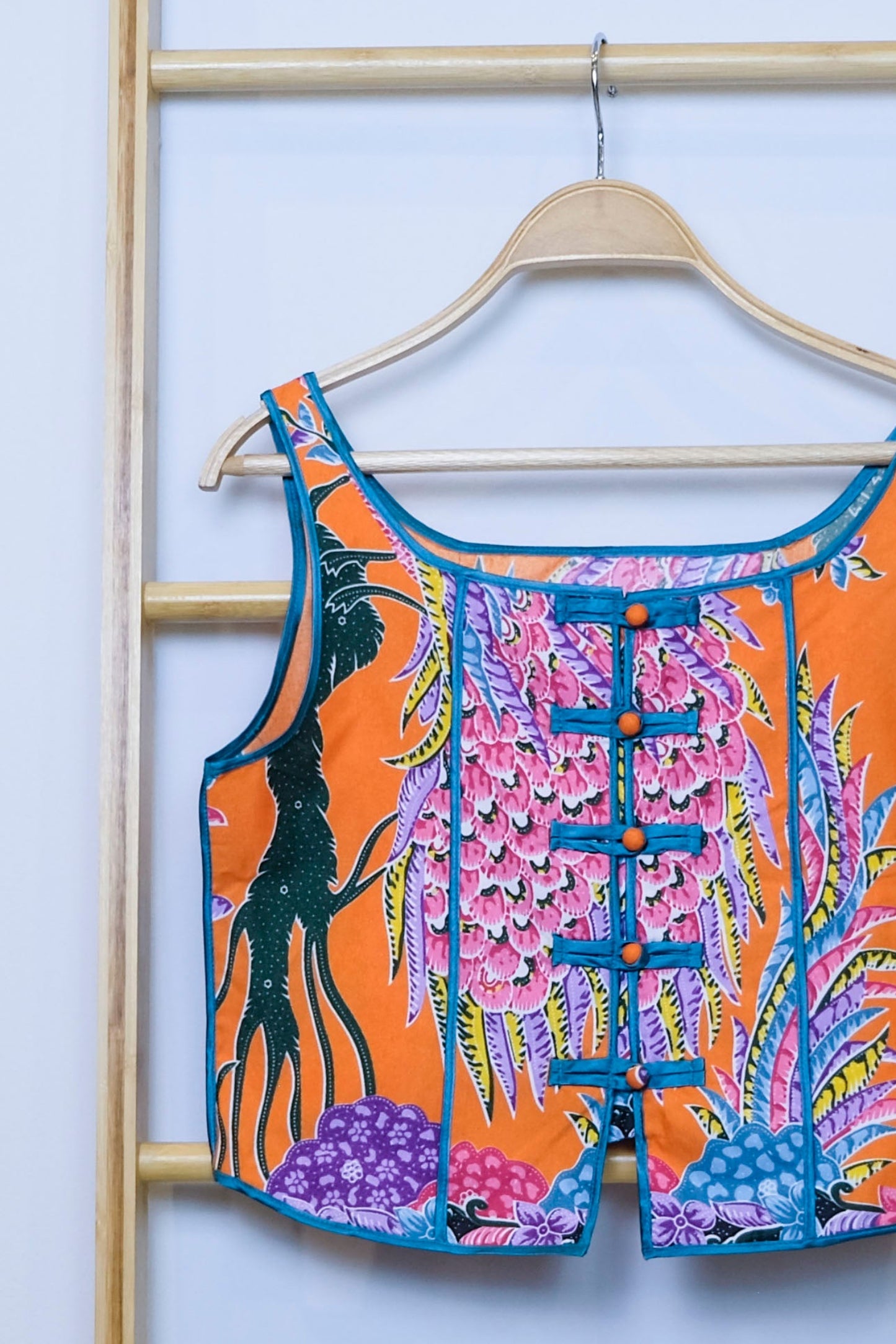 Malaysia-Batik-Attire-Top-Women
