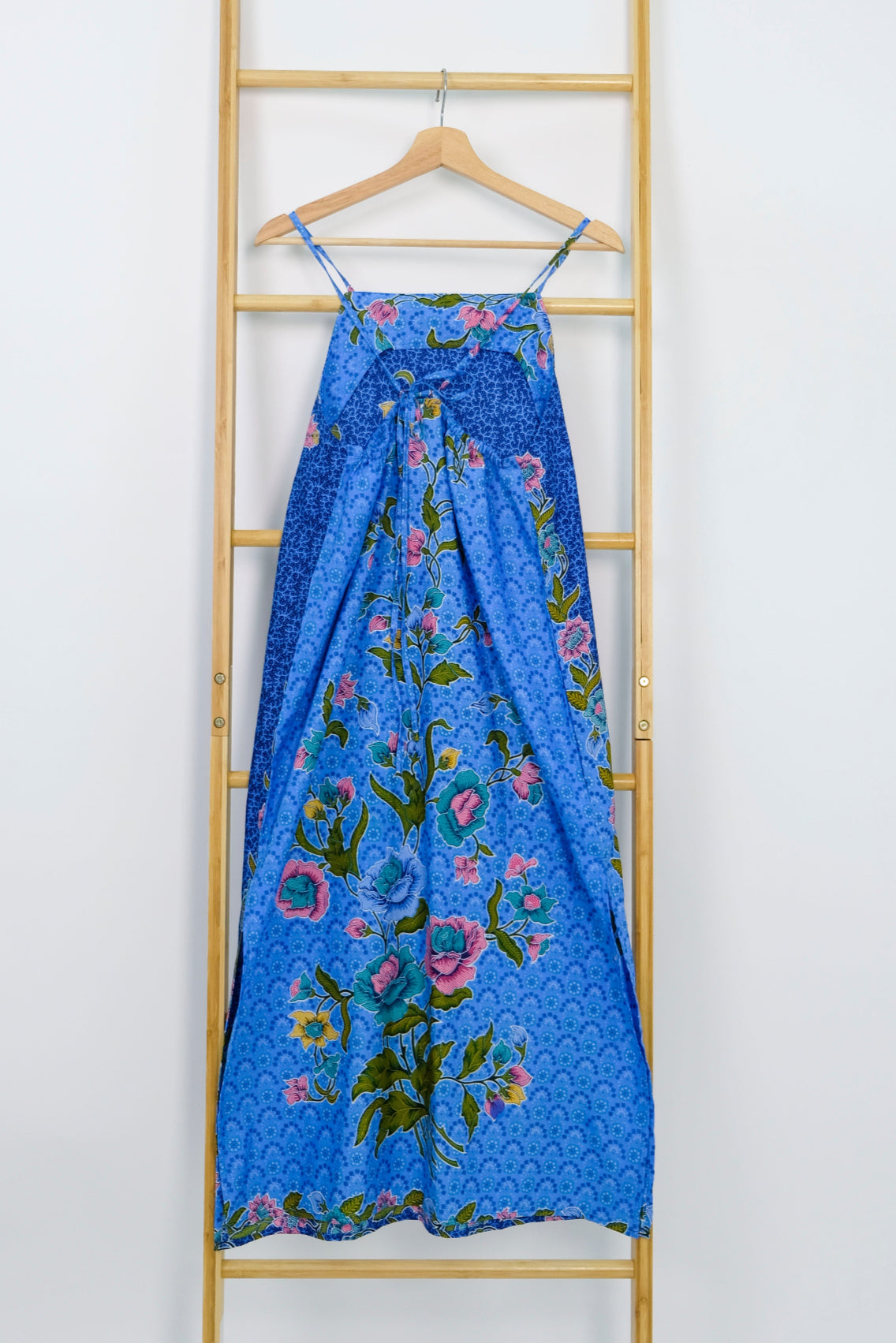 Malaysia-Batik-Attire-Dress-Women