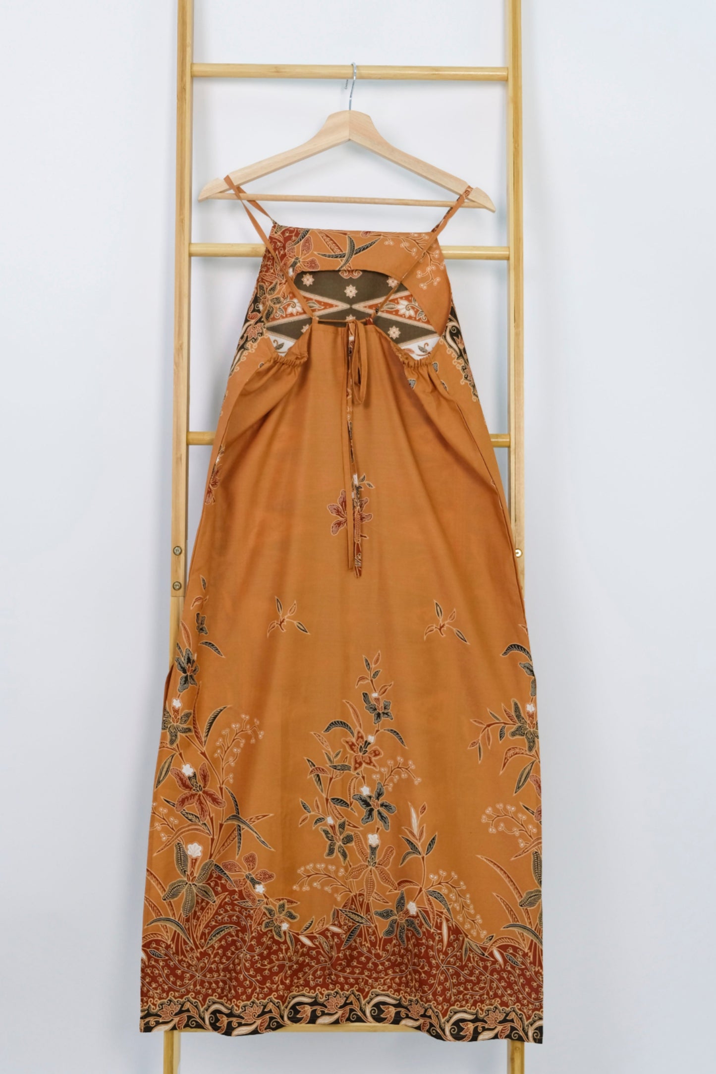 Malaysia-Batik-Attire-Dress-Women