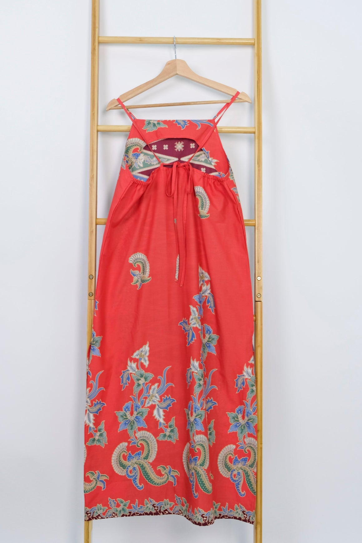 Malaysia-Batik-Attire-Dress-Women