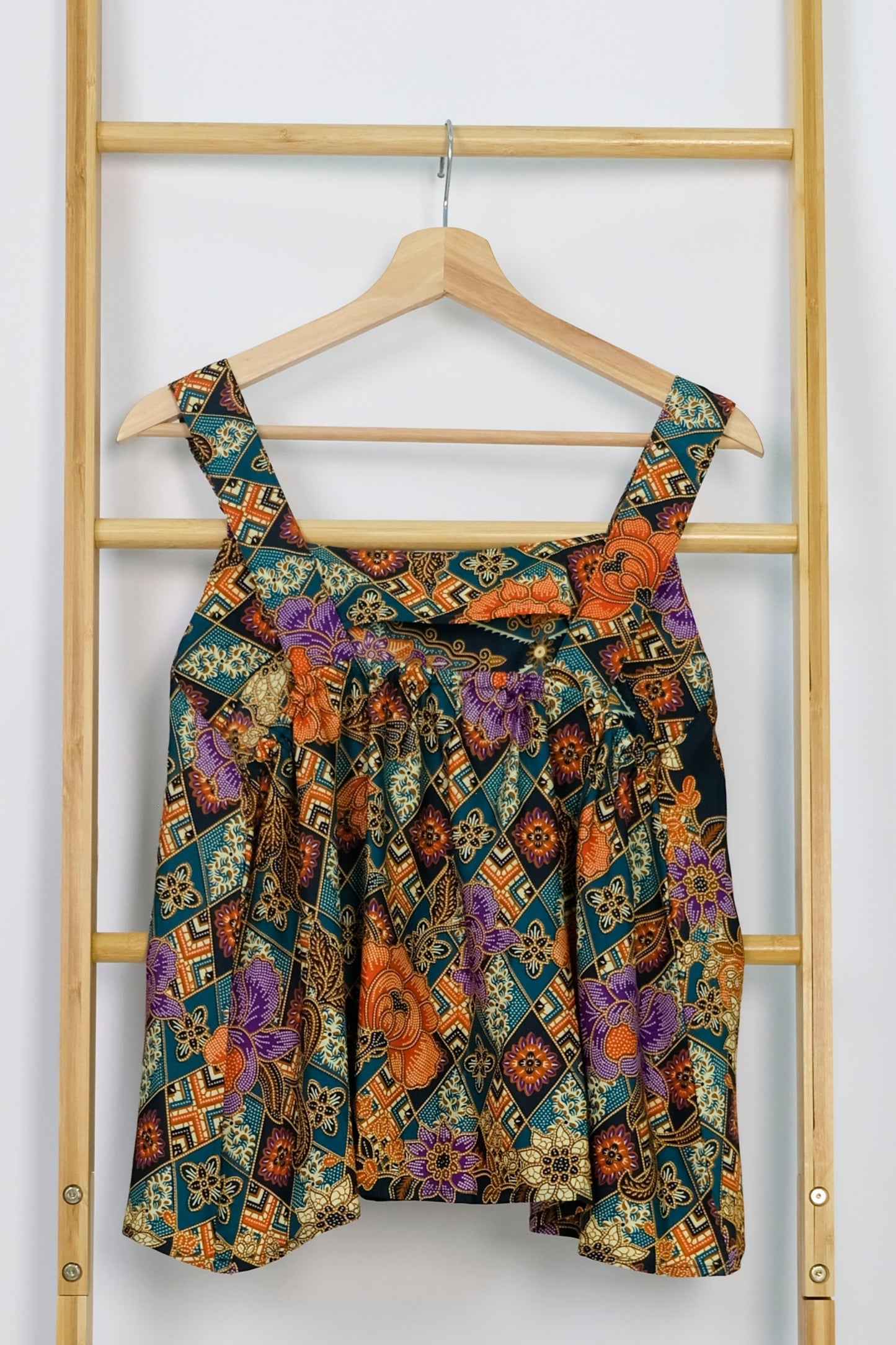 Malaysia-Batik-Attire-Top-Women