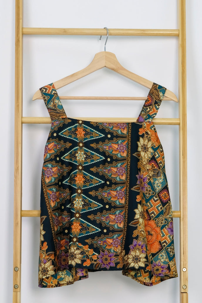 Malaysia-Batik-Attire-Top-Women