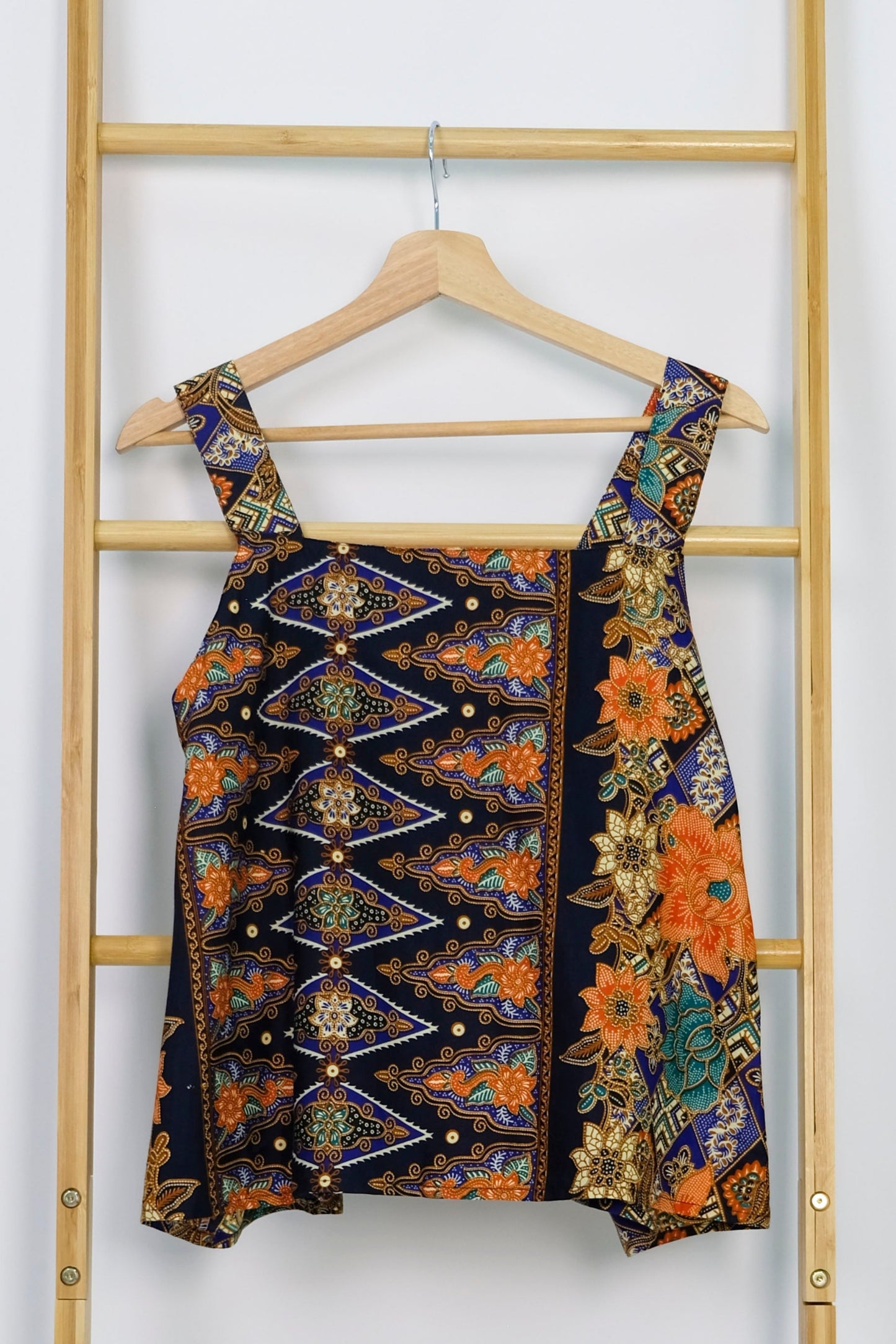 Malaysia-Batik-Attire-Top-Women