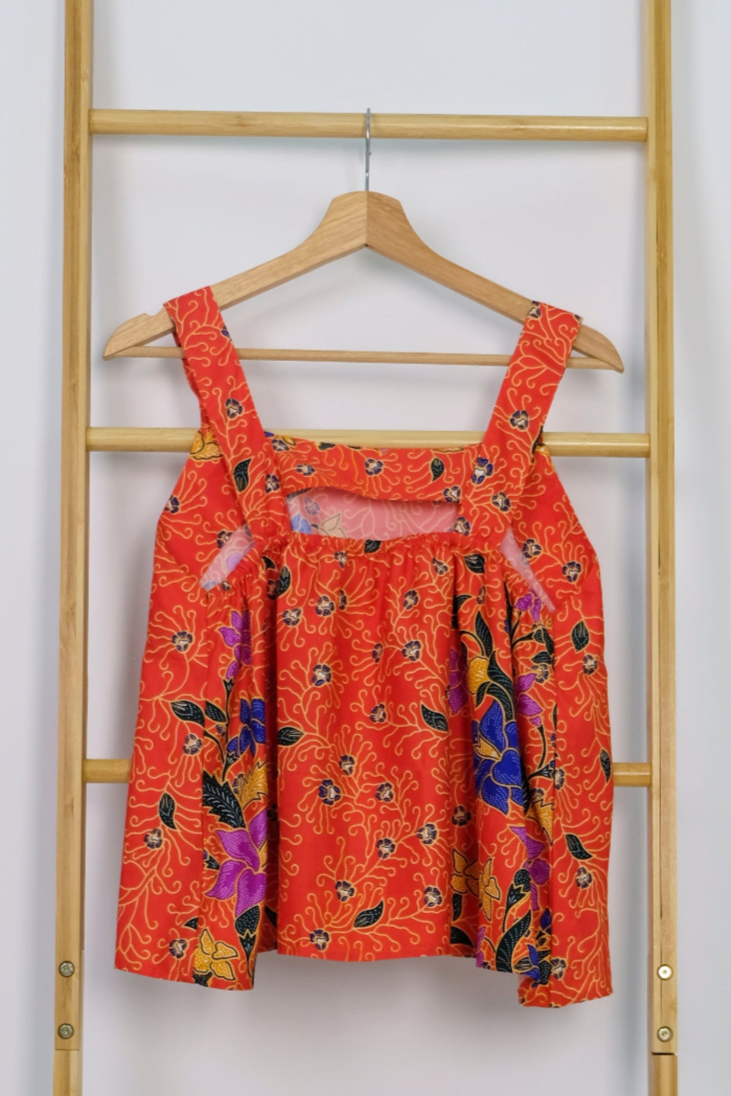 Malaysia-Batik-Attire-Top-Women