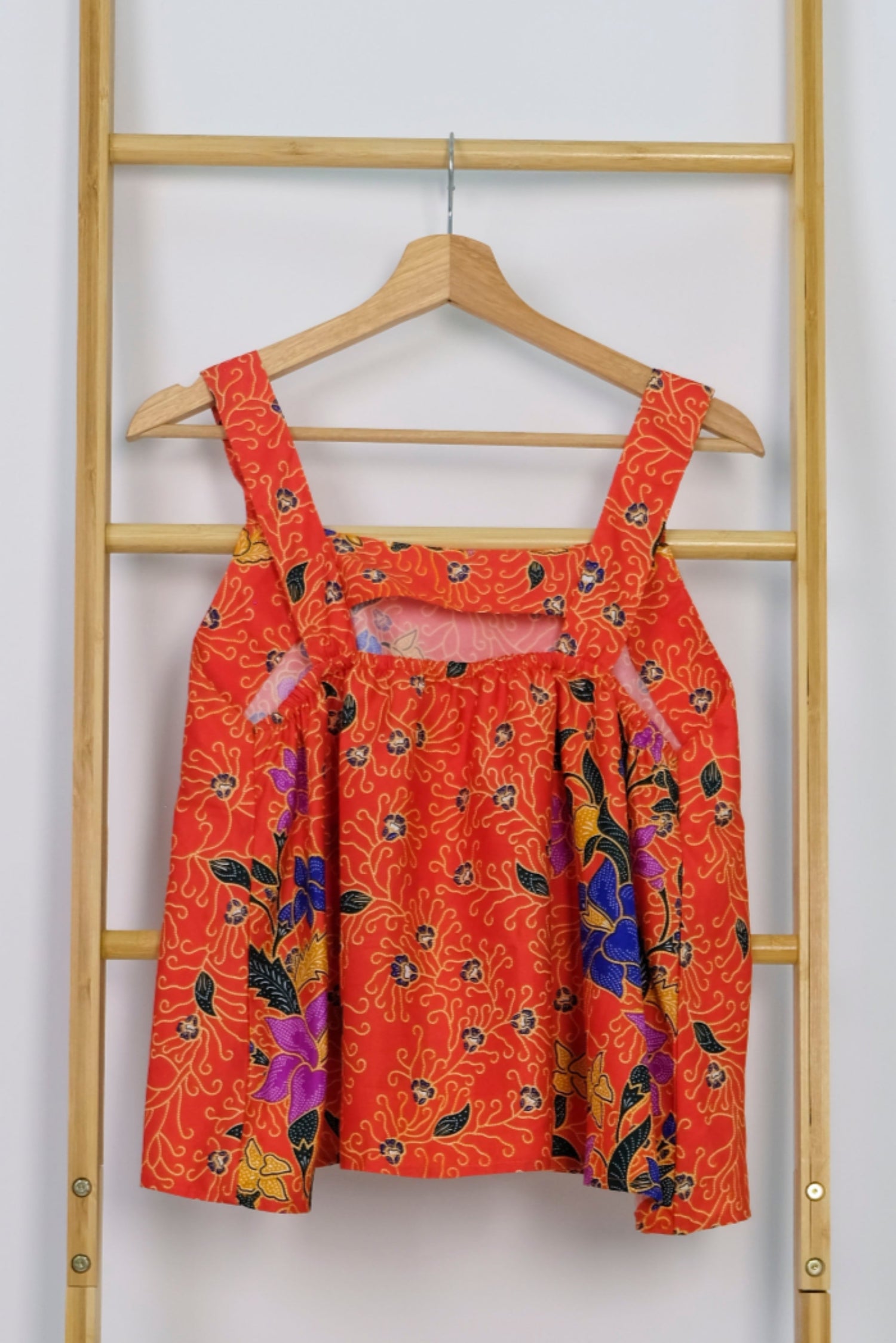 Malaysia-Batik-Attire-Top-Women
