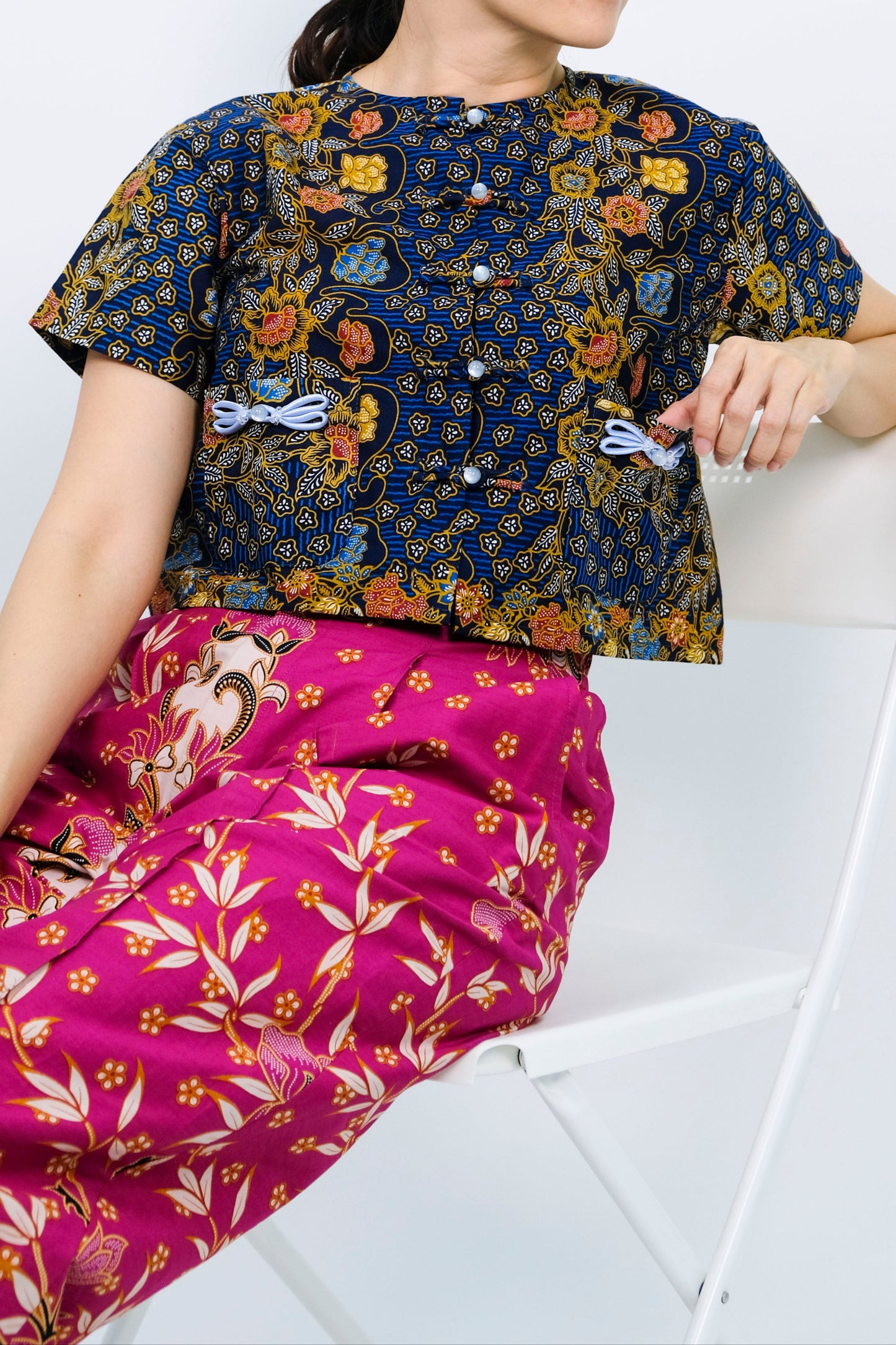 Malaysia-Batik-Attire-Top-Women