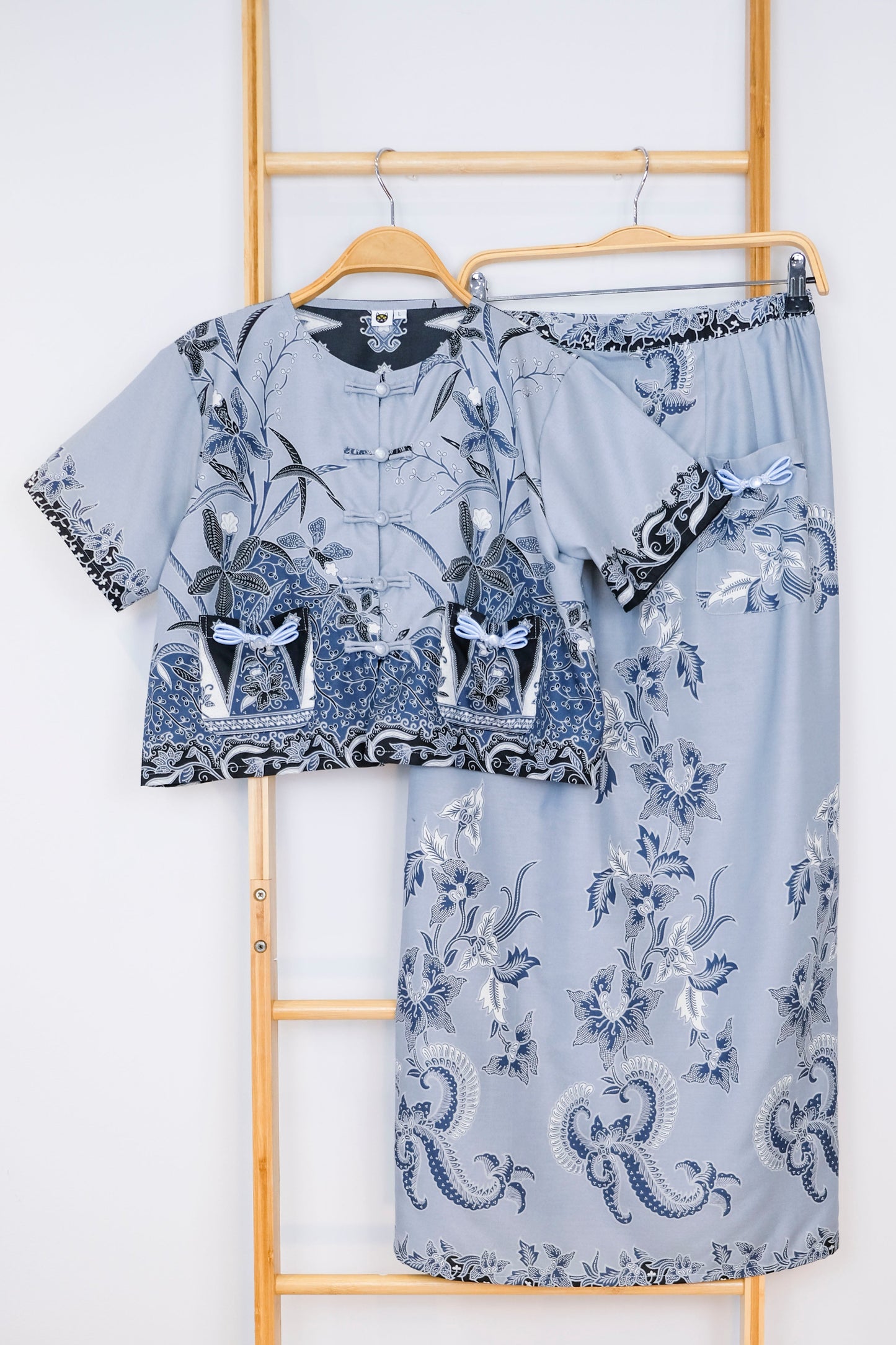 Malaysia-Batik-Attire-Top-Skirt-Women