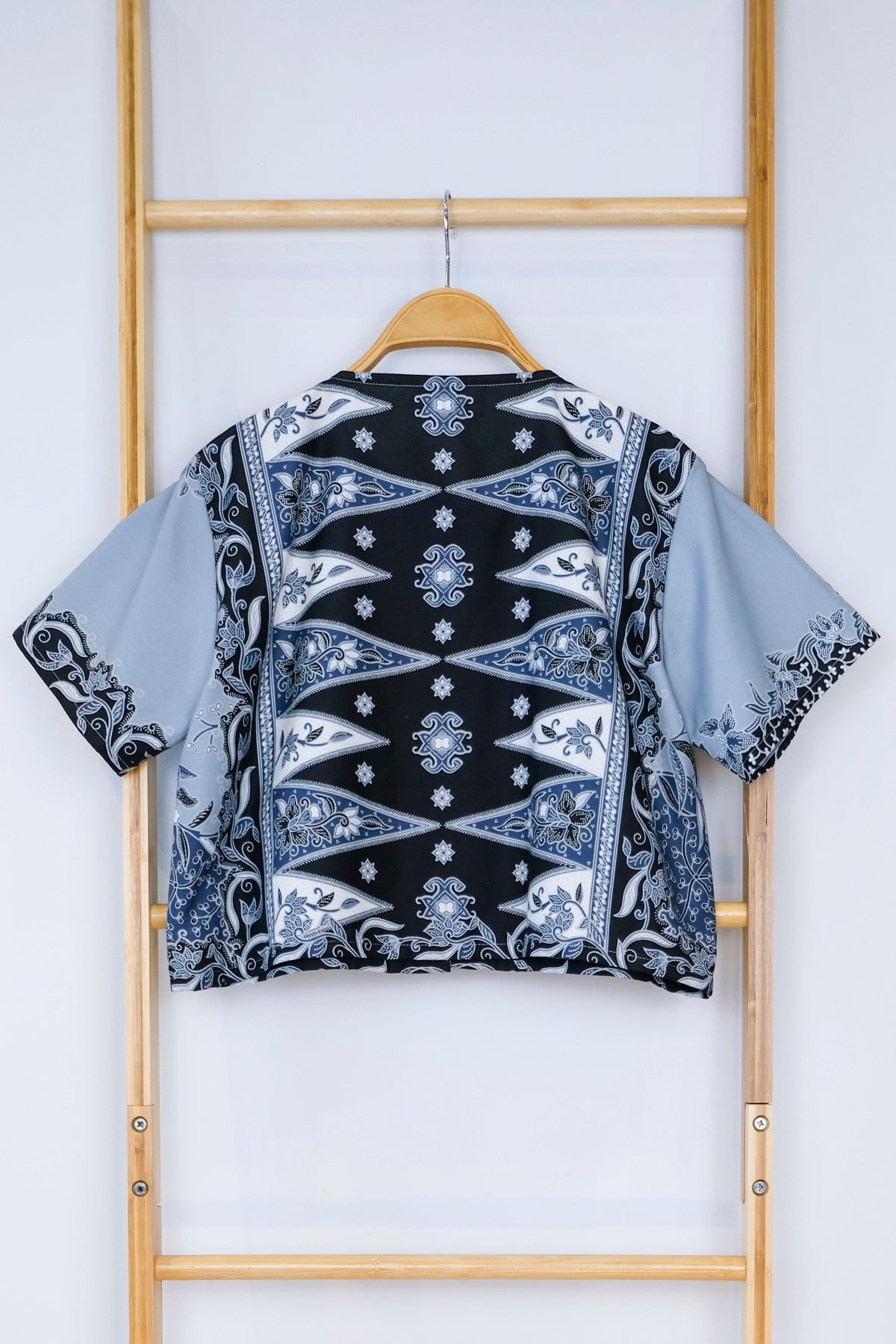 Malaysia-Batik-Attire-Top-Skirt-Women