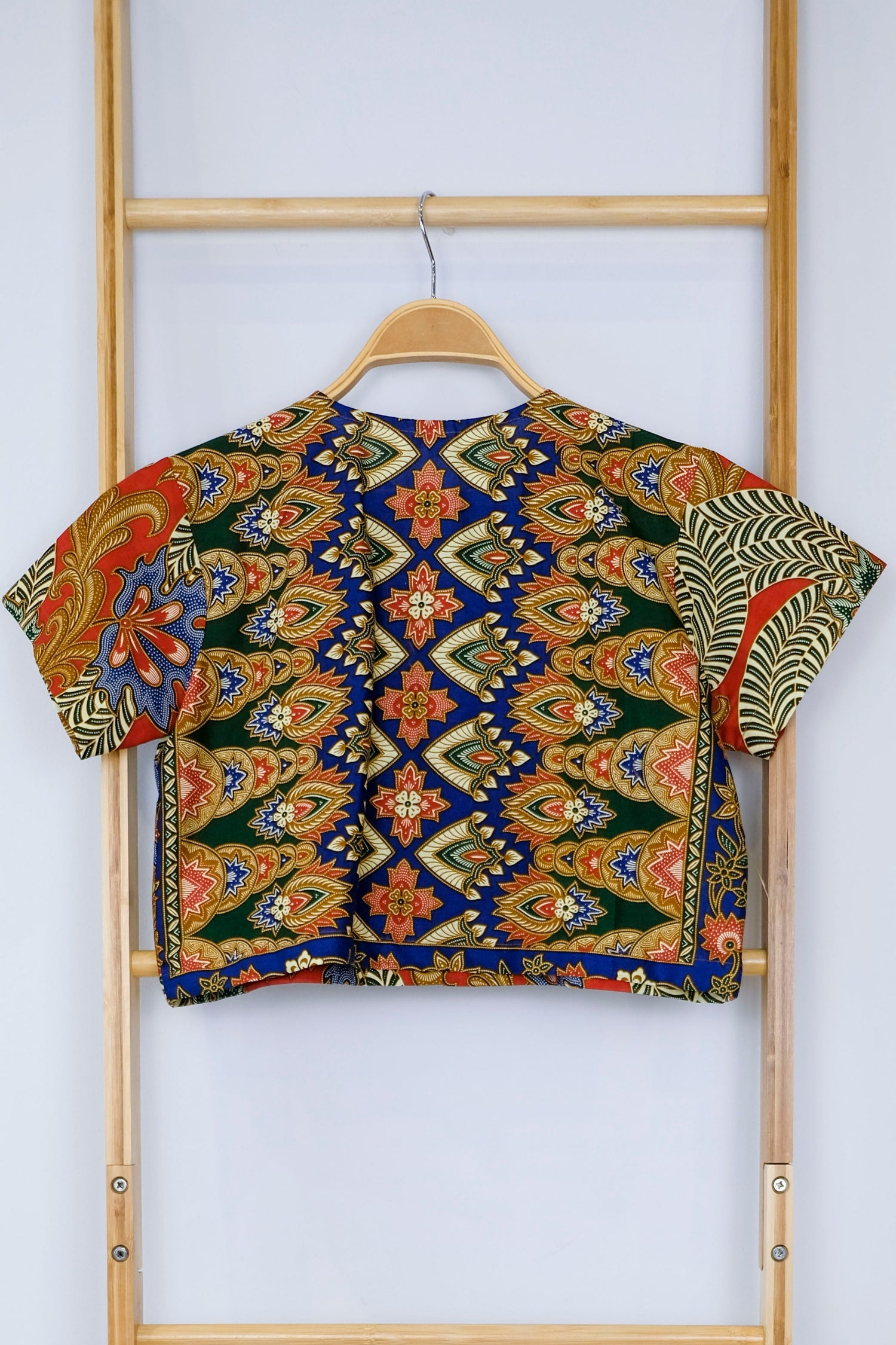 Malaysia-Batik-Attire-Top-Women