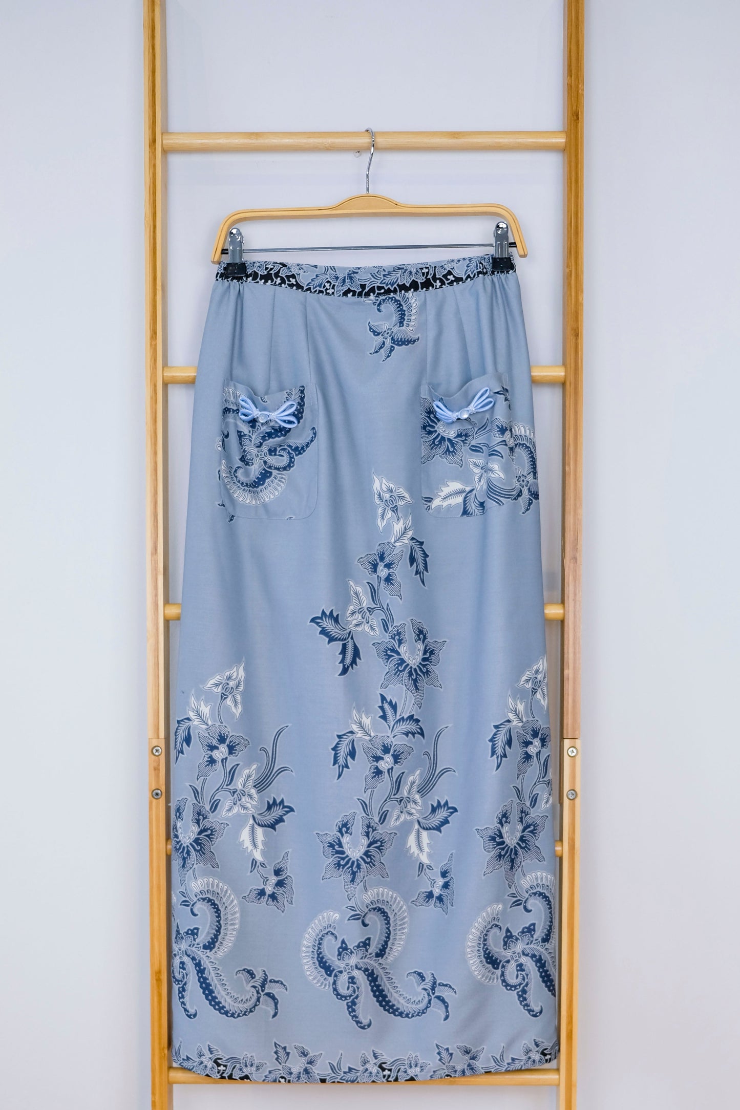 Malaysia-Batik-Attire-Top-Skirt-Women