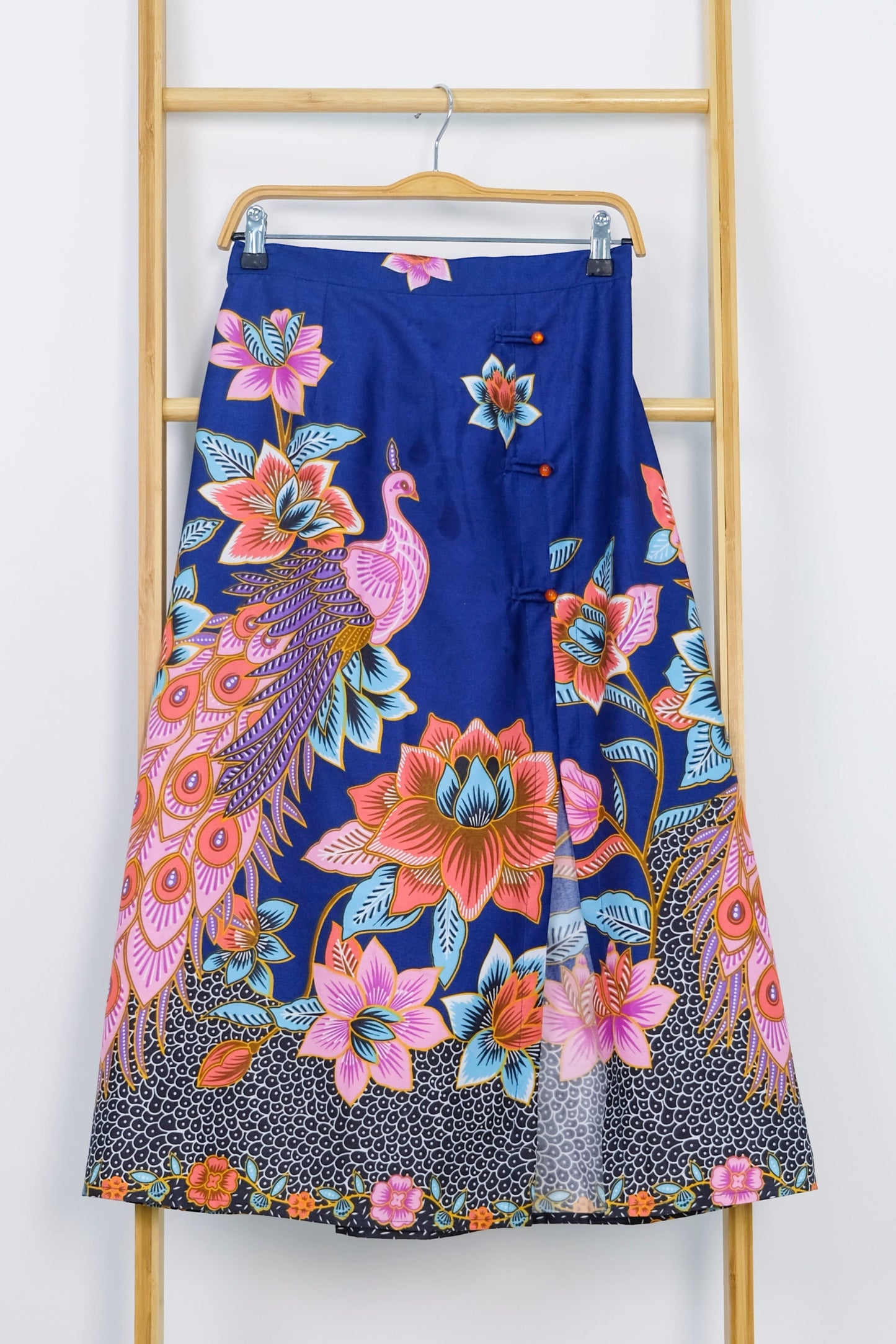 Malaysia-Batik-Attire-Skirt-Women