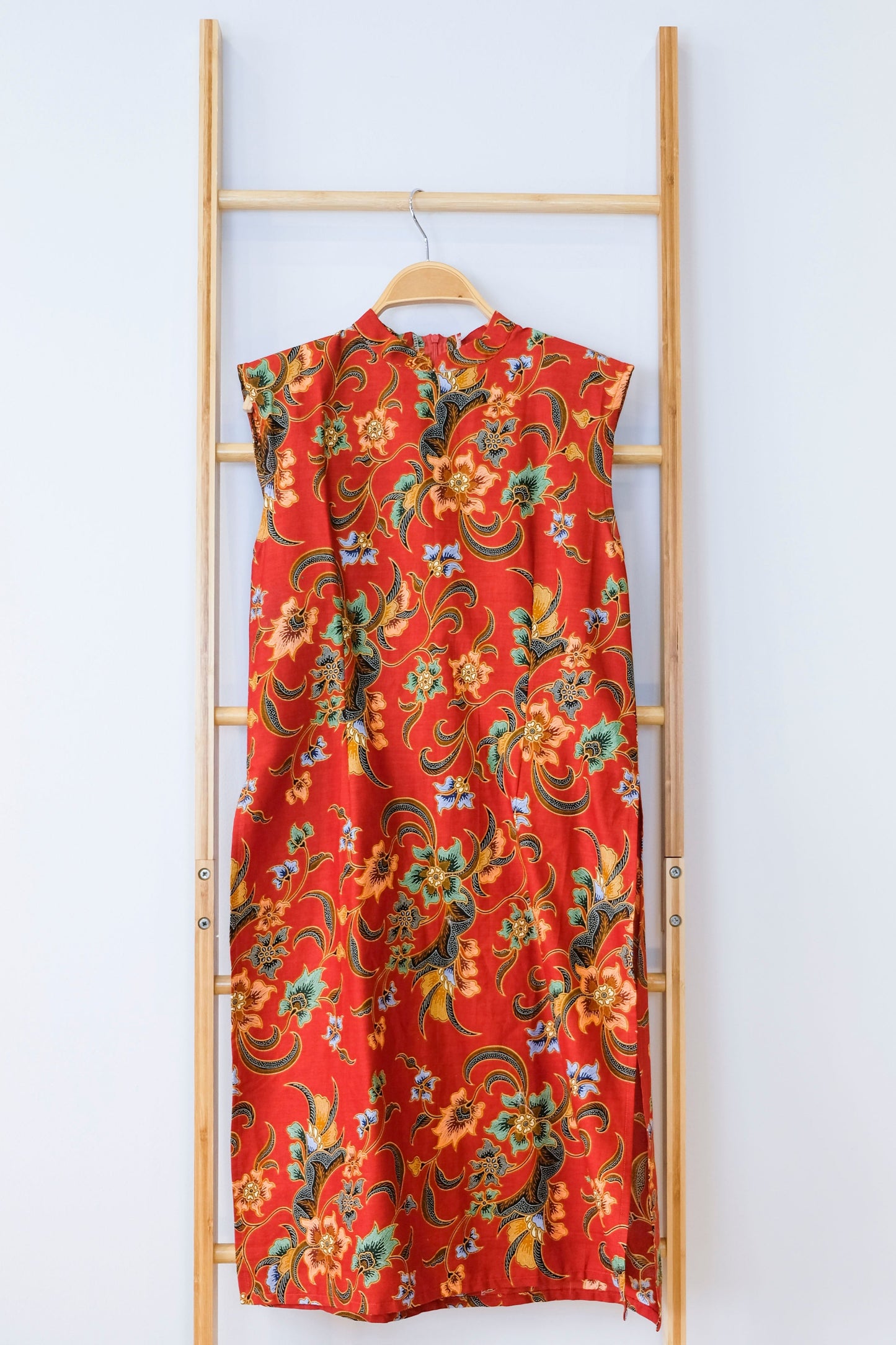 Malaysia-Batik-Attire-Dress-Women