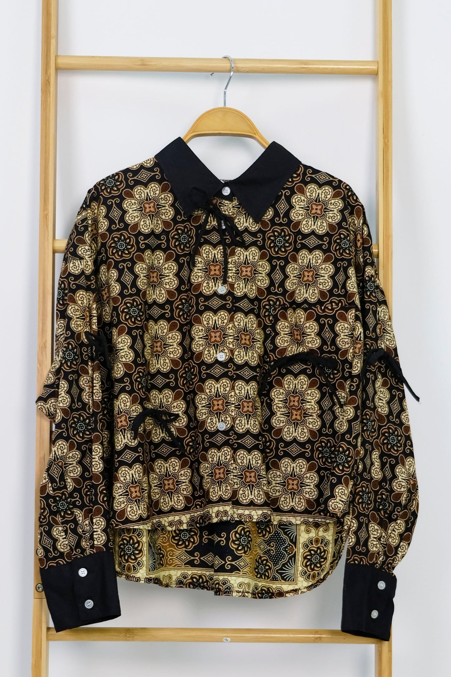 Malaysia-Batik-Attire-Top-Women