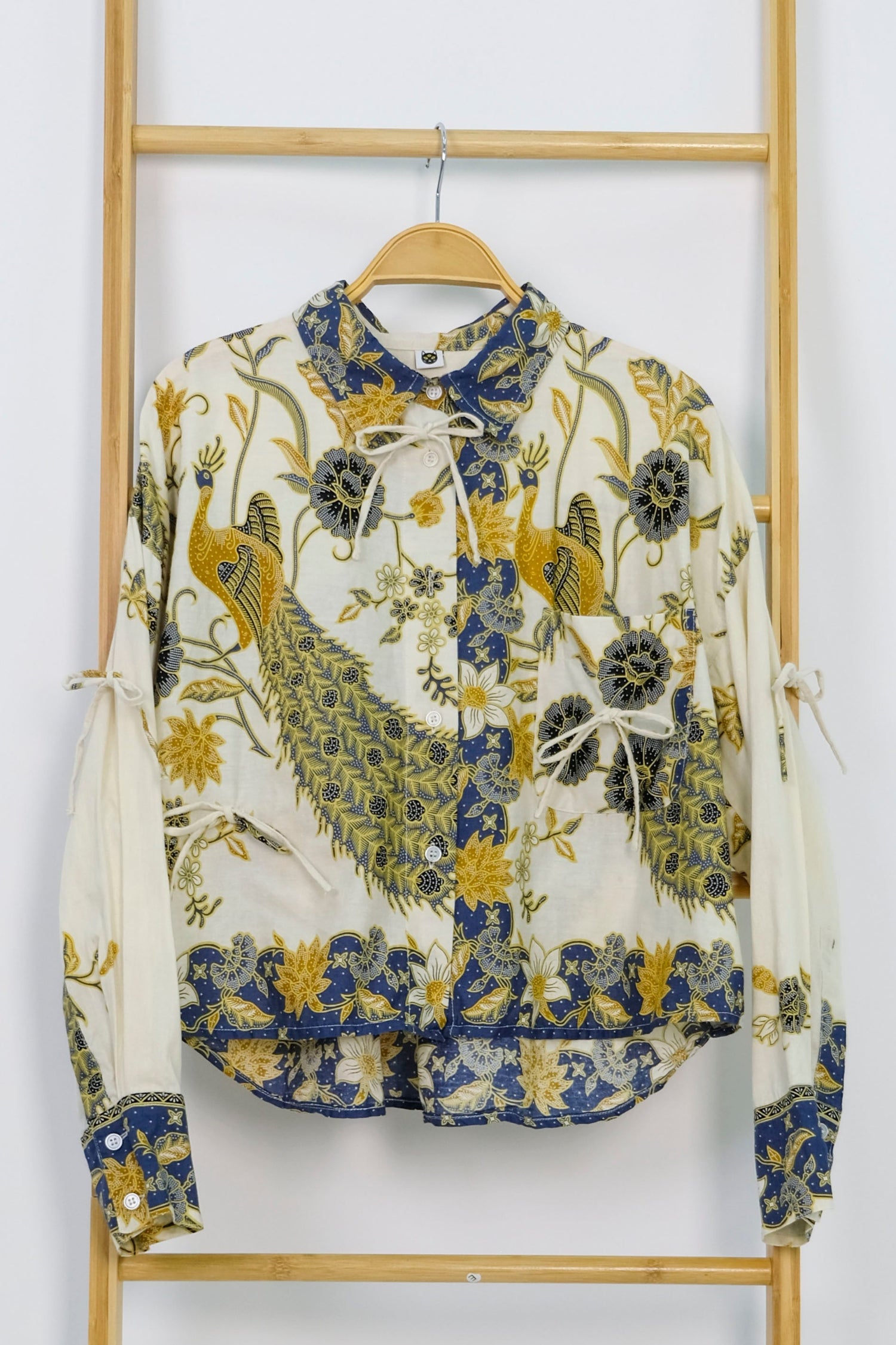 Malaysia-Batik-Attire-Top-Women