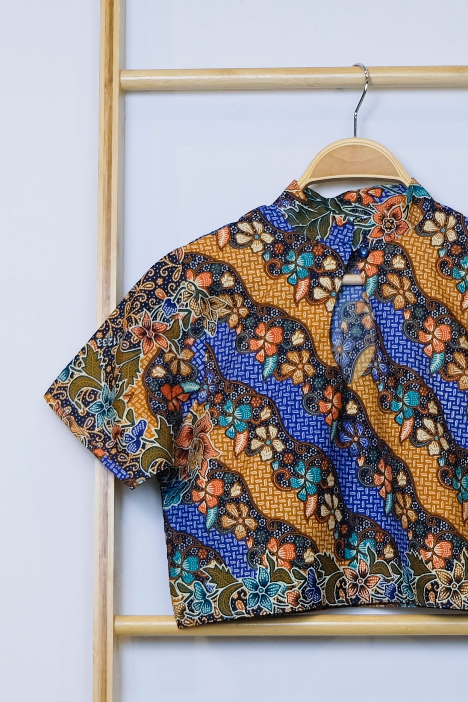 Malaysia-Batik-Attire-Top_Women