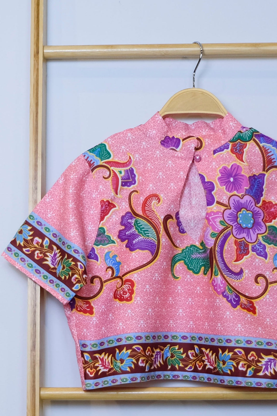 Malaysia-Batik-Attire-Top-Women