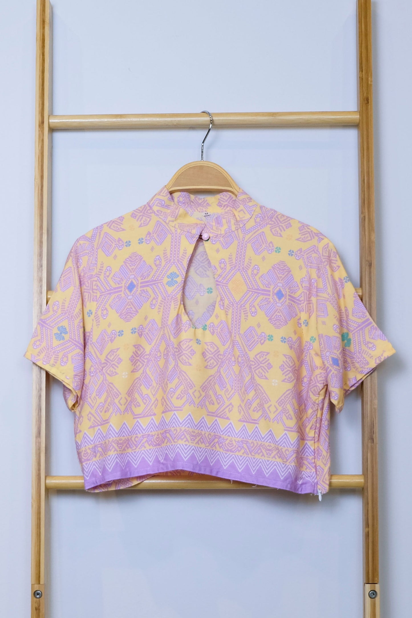 Malaysia-Batik-Attire-Top-Women