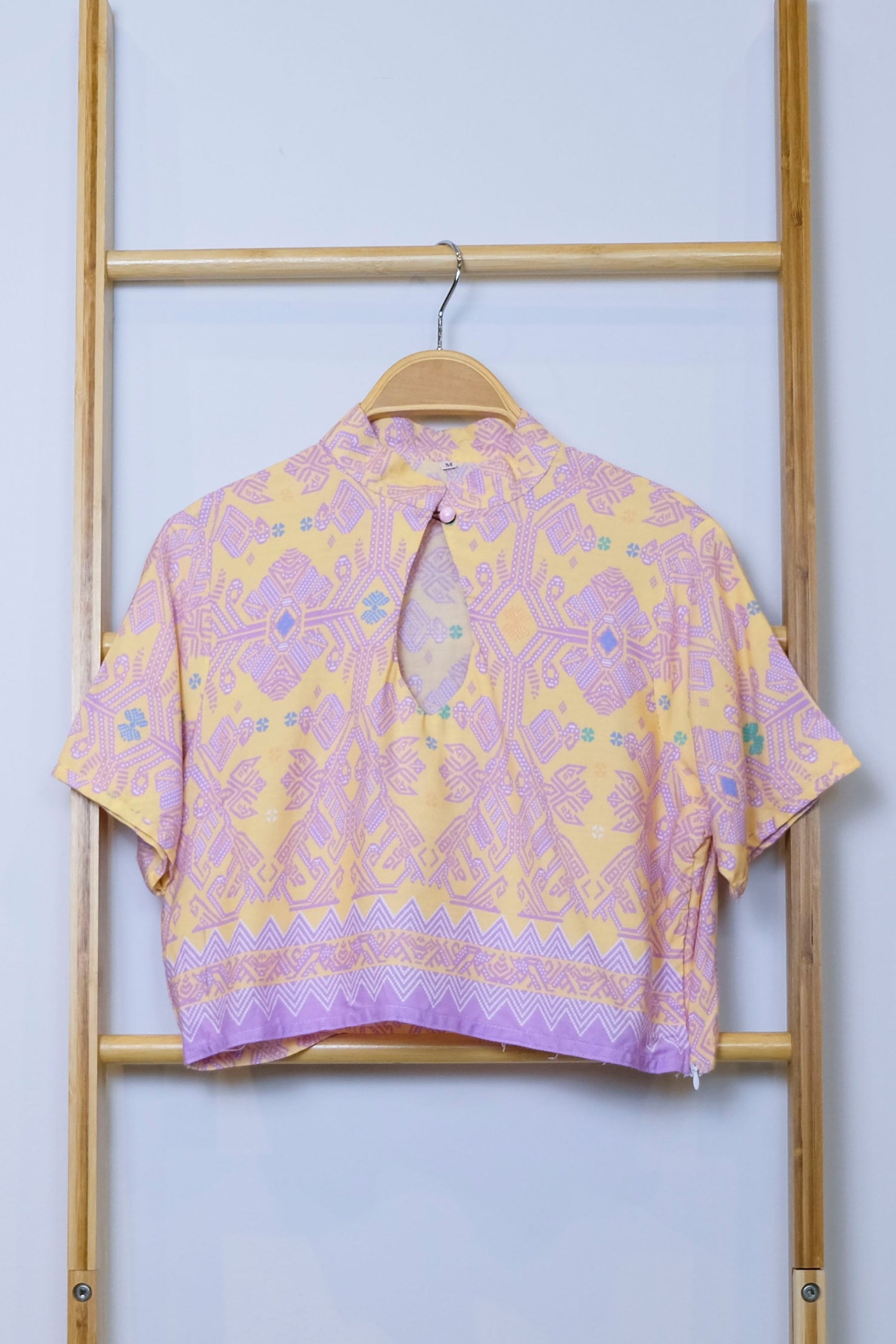 Malaysia-Batik-Attire-Top-Women