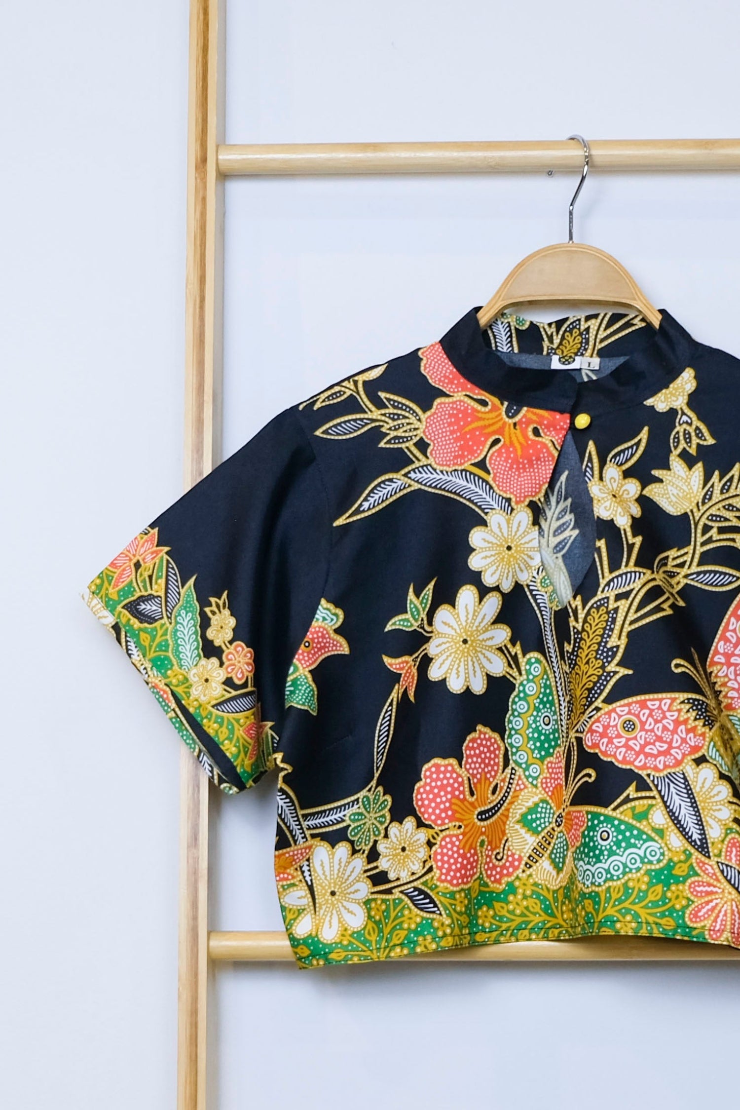 Malaysia-Batik-Attire-Top_Women