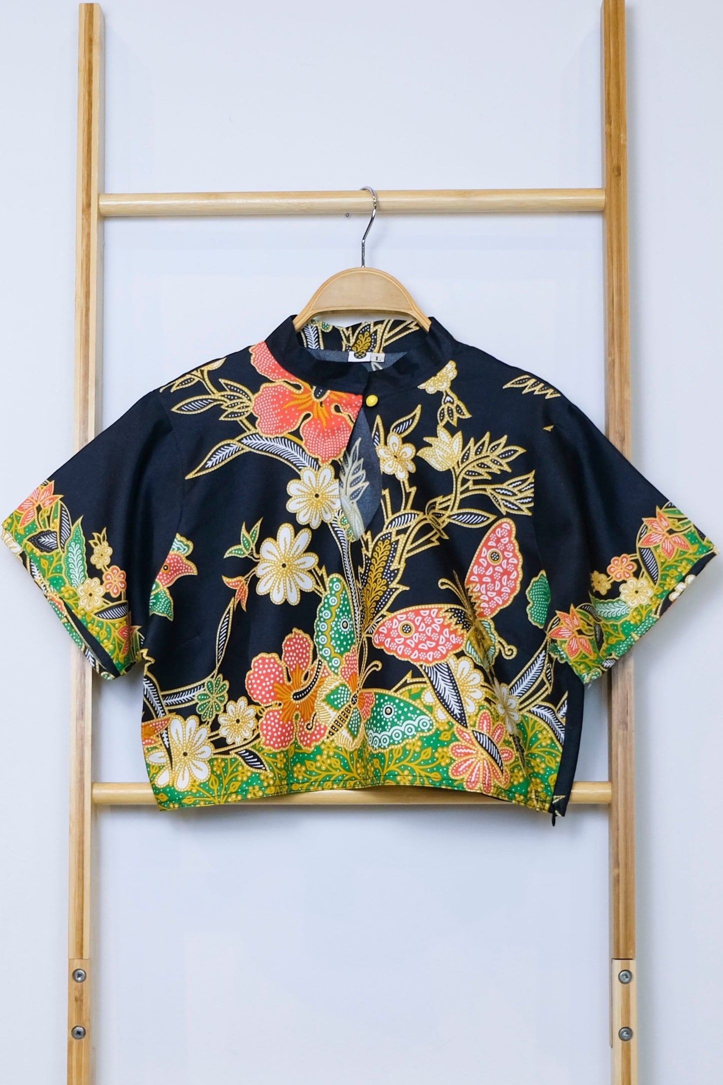 Malaysia-Batik-Attire-Top-Women