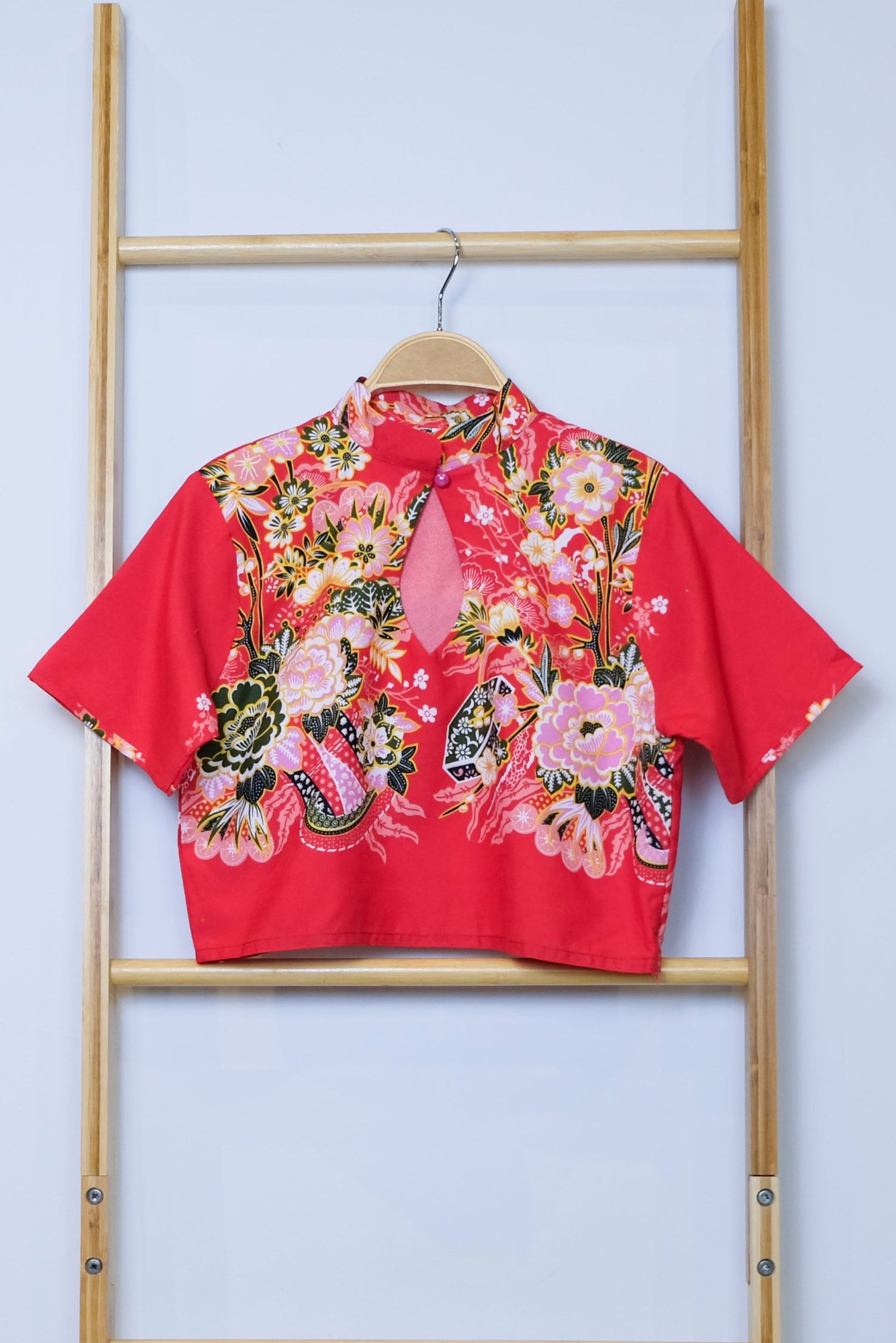 Malaysia-Batik-Attire-Top-Women