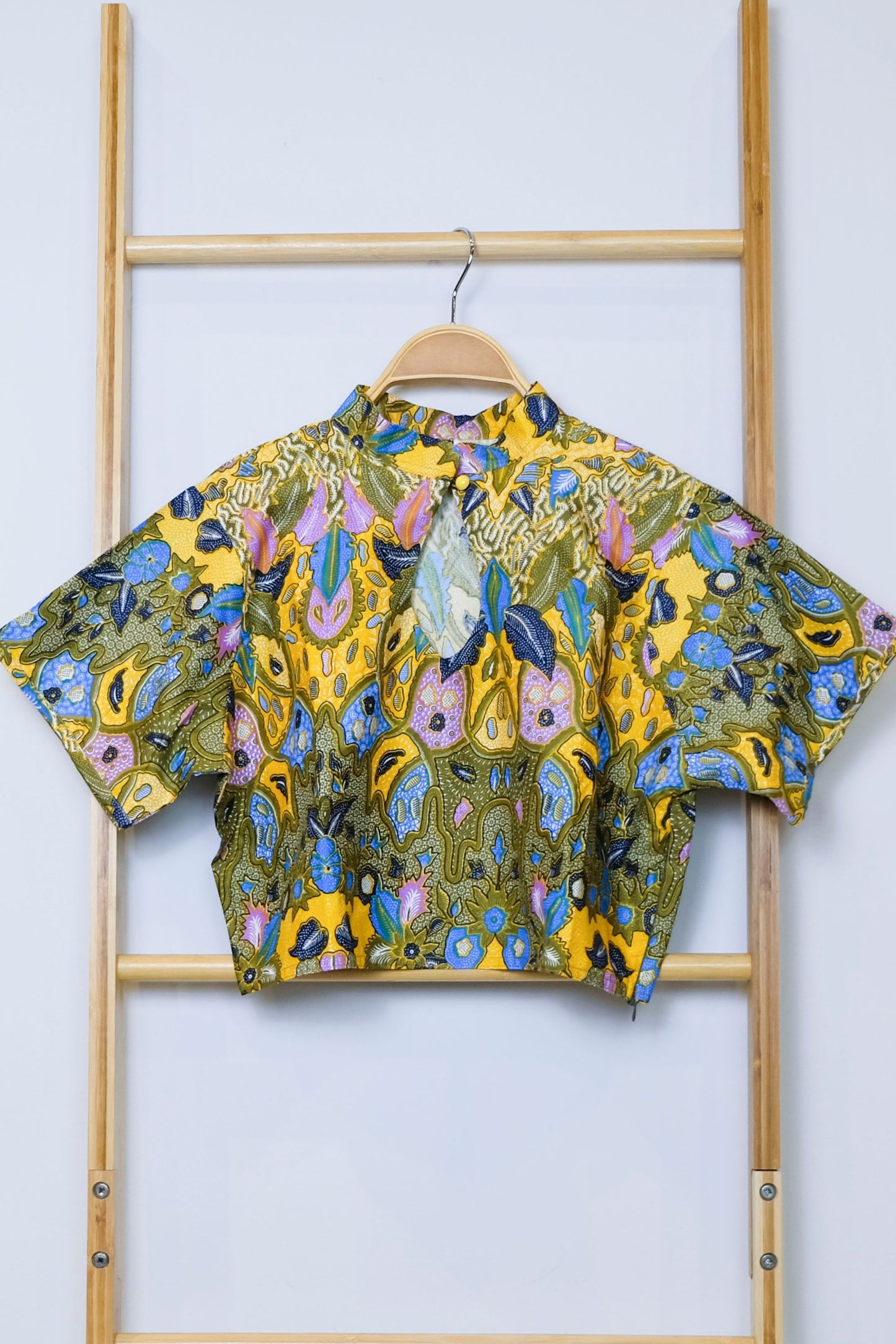 Malaysia-Batik-Attire-Top-Women