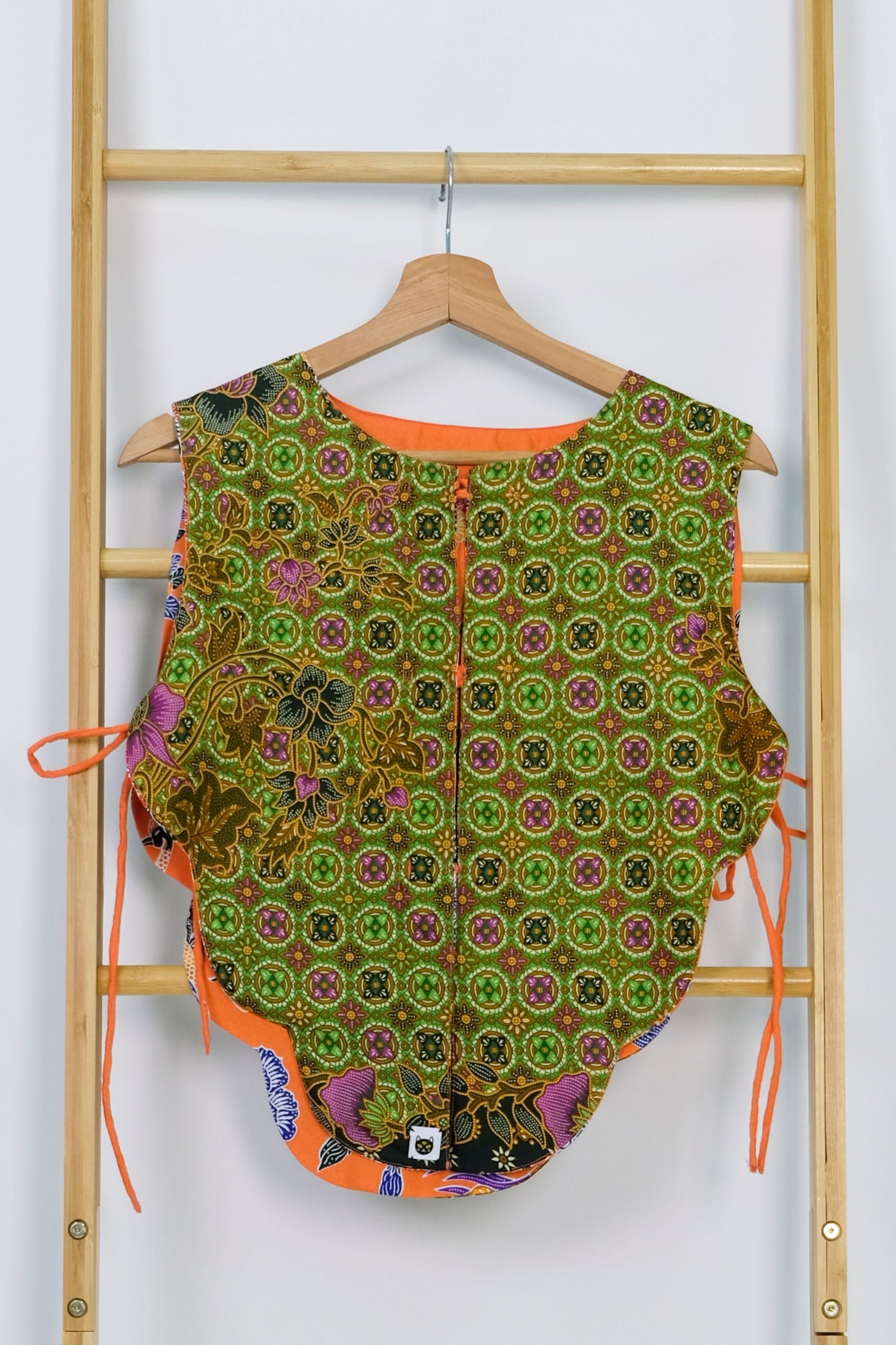 Malaysia-Batik-Attire-Top-Women