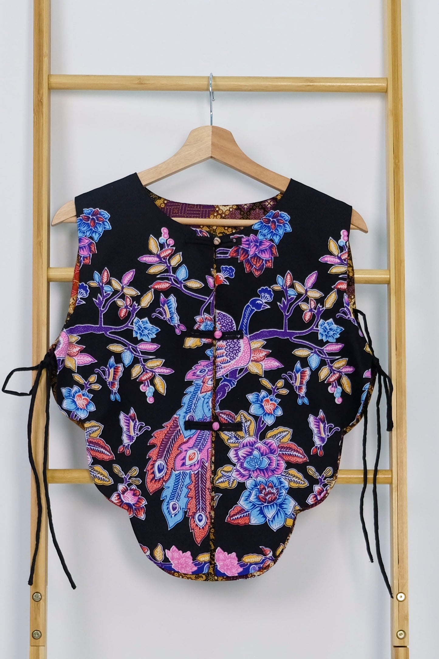 Malaysia-Batik-Attire-Top-Women