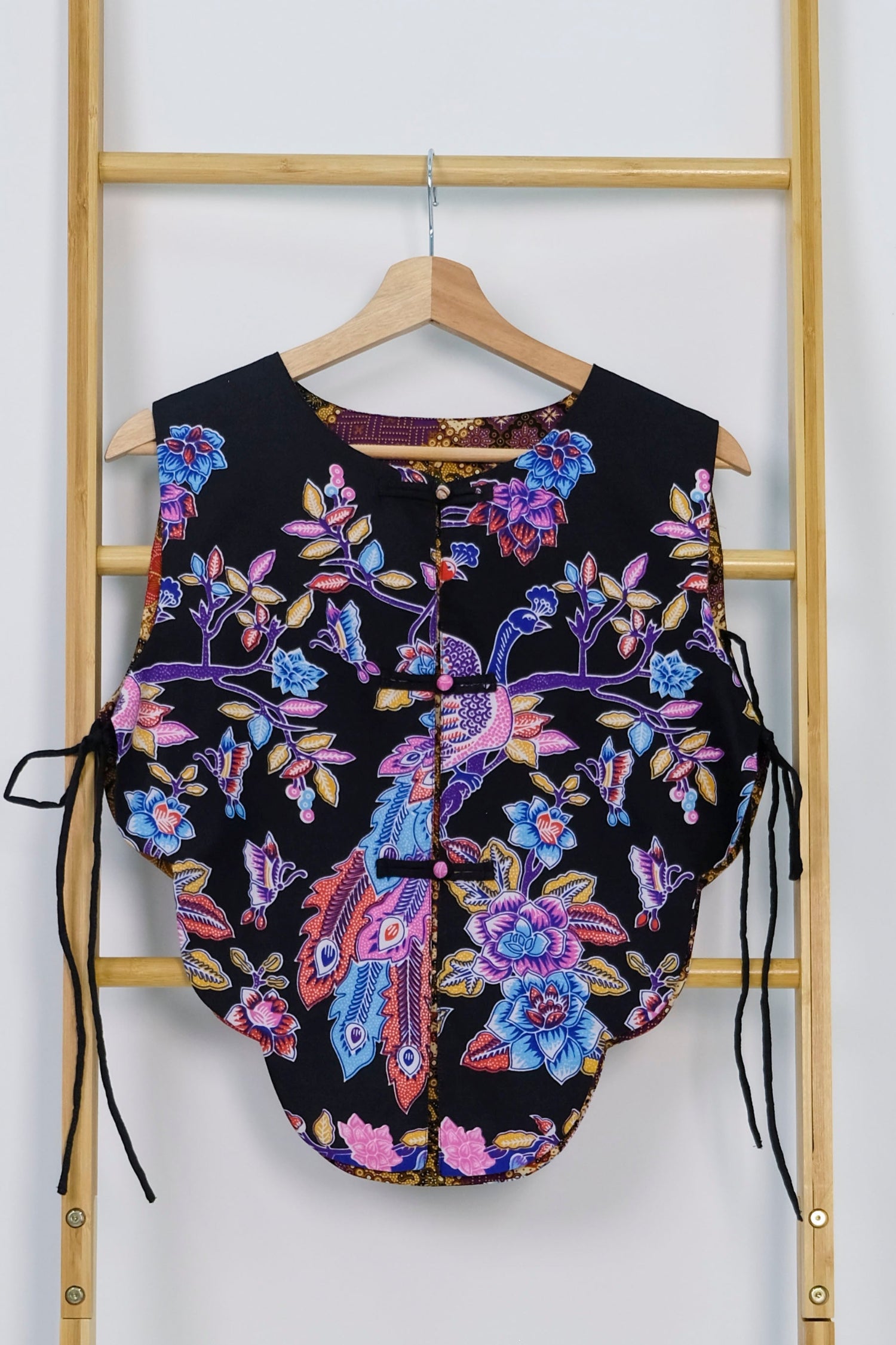 Malaysia-Batik-Attire-Top-Women