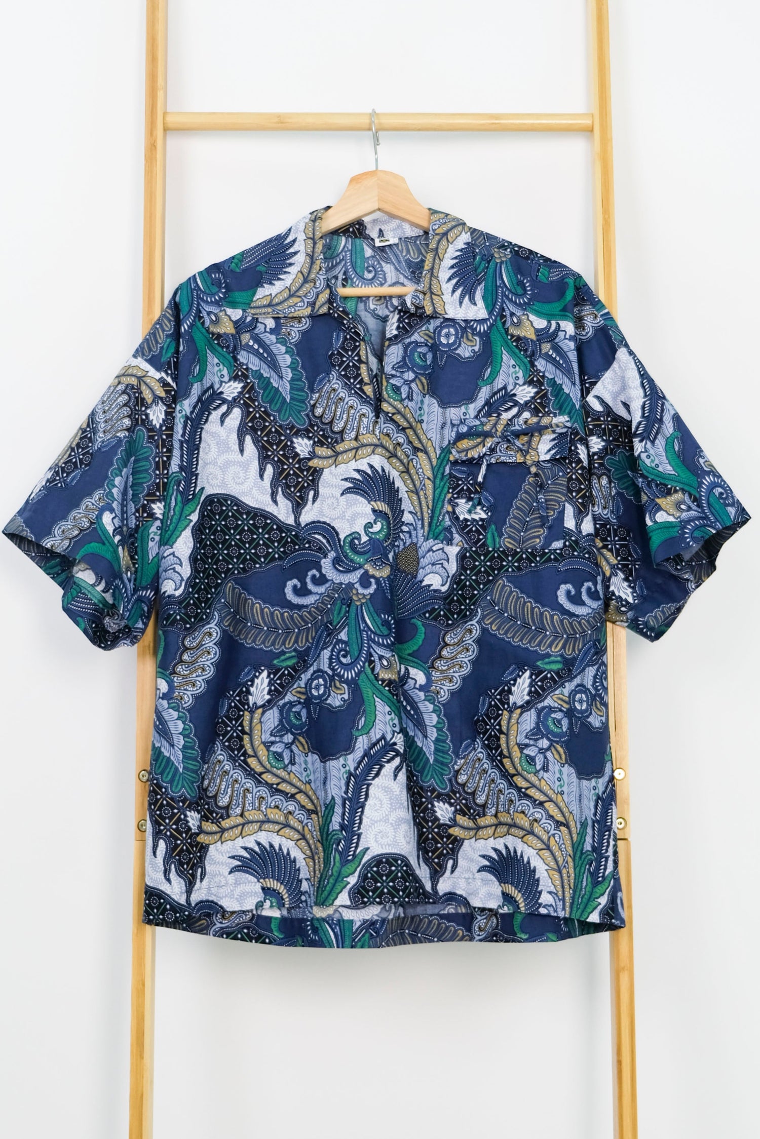 Malaysia-Batik-Attire-Top-Men