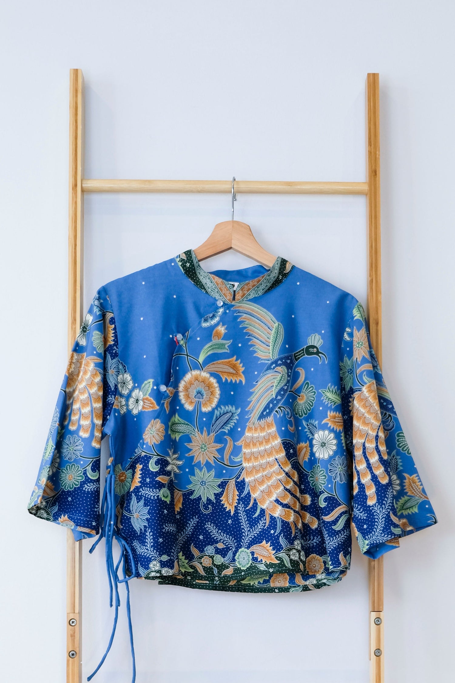 Malaysia-Batik-Attire-Top-Women