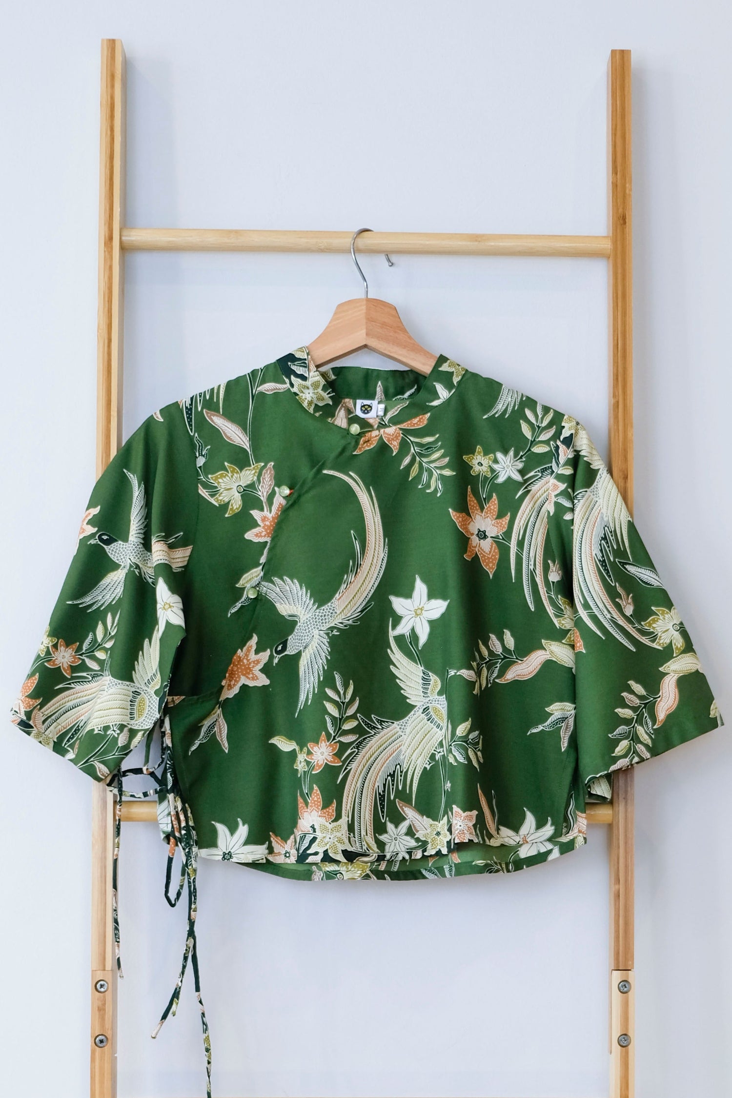 Malaysia-Batik-Attire-Top-Women