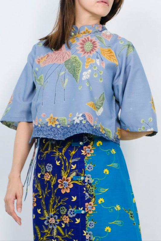 Malaysia-Batik-Attire-Top-Women