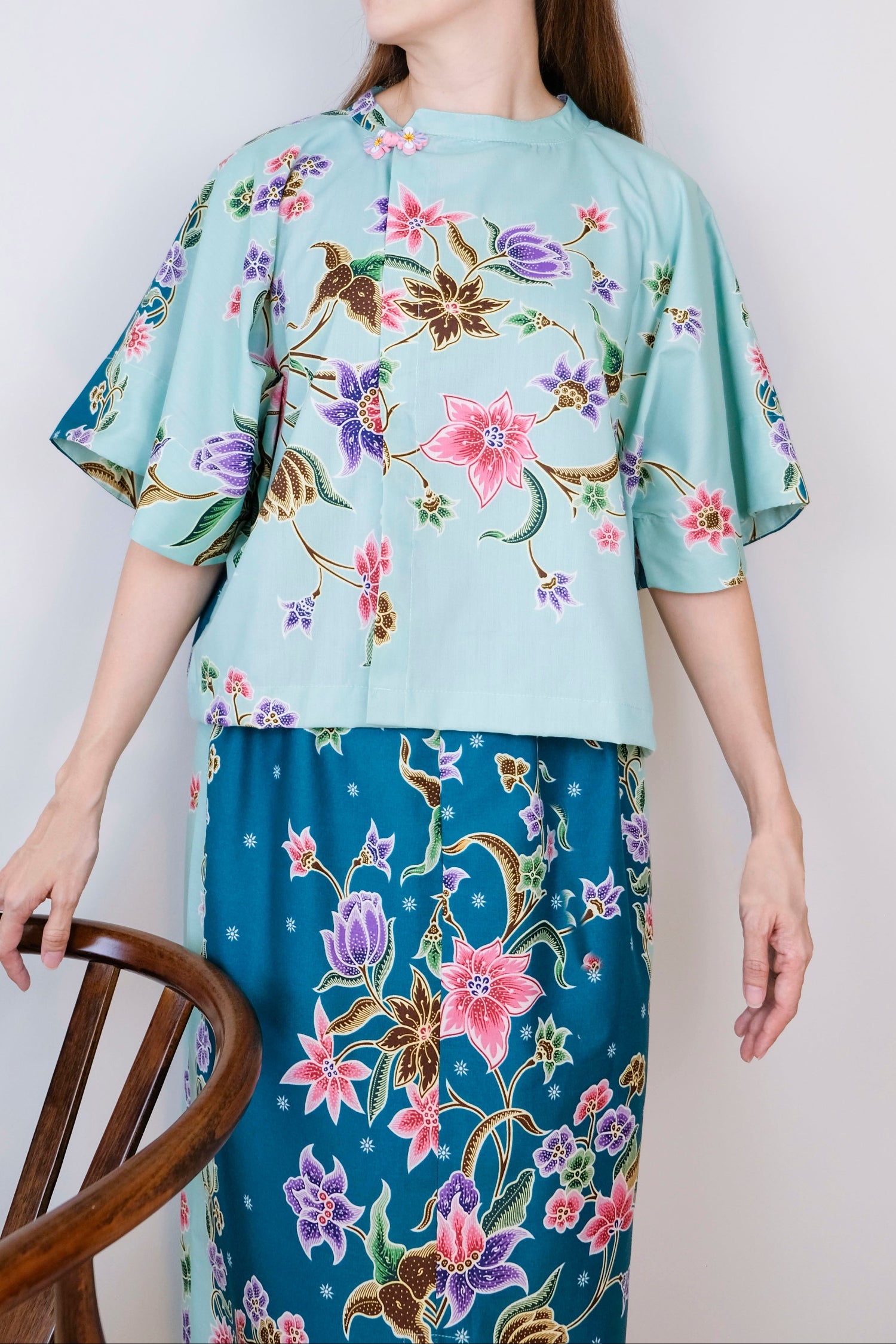 Malaysia-Batik-Attire-Top-Women