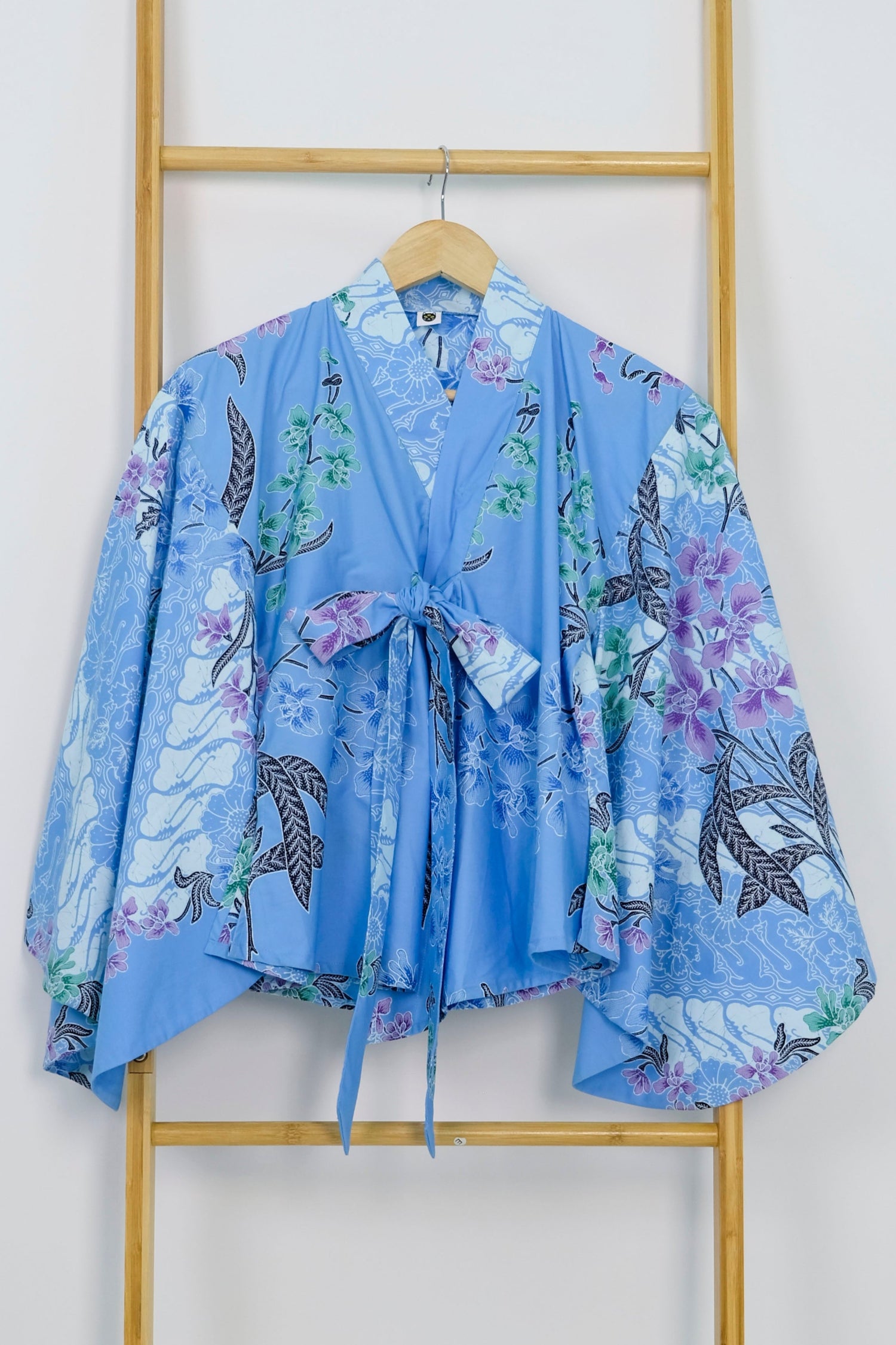 Malaysia-Batik-Attire-Top-Women