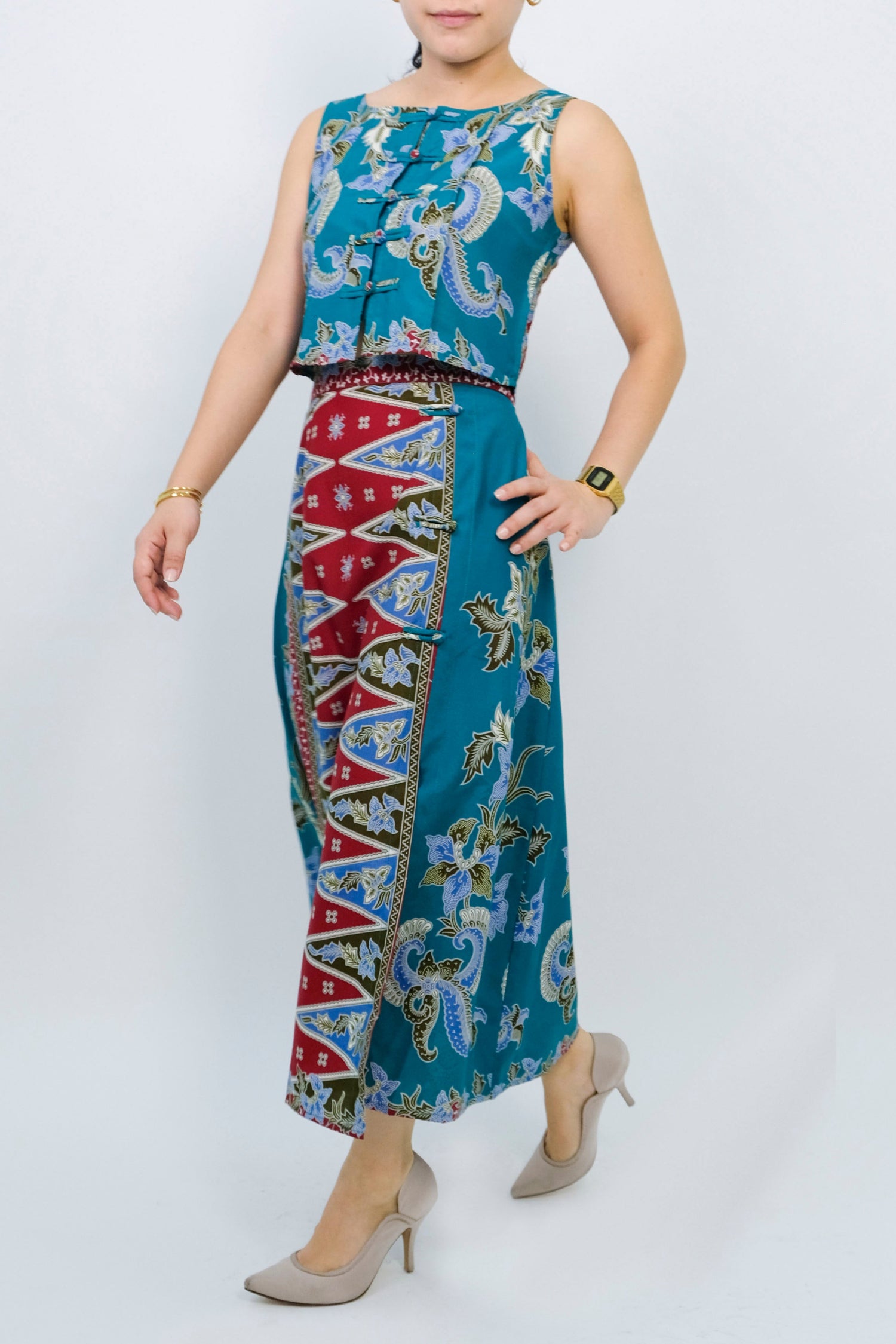 Malaysia-Batik-Attire-Top-Women